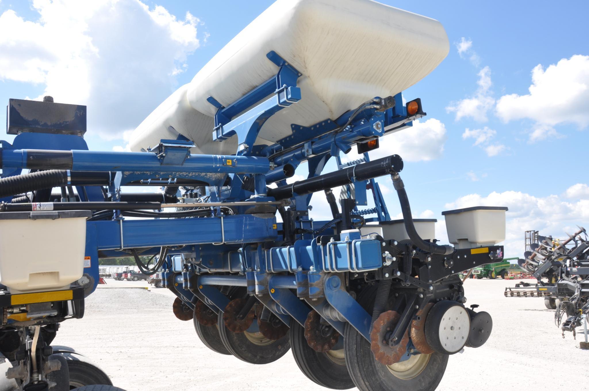 Kinze...3800 24 row 30" planter