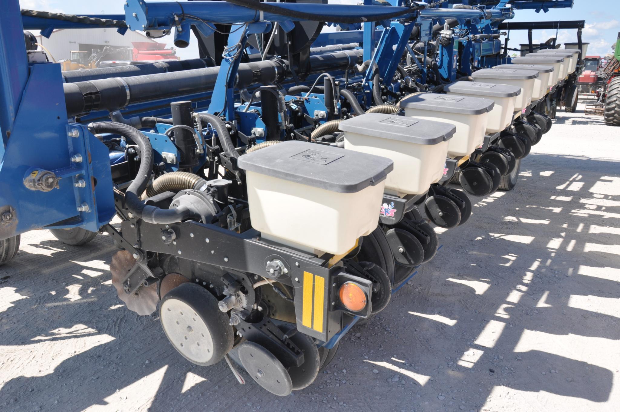 Kinze...3800 24 row 30" planter