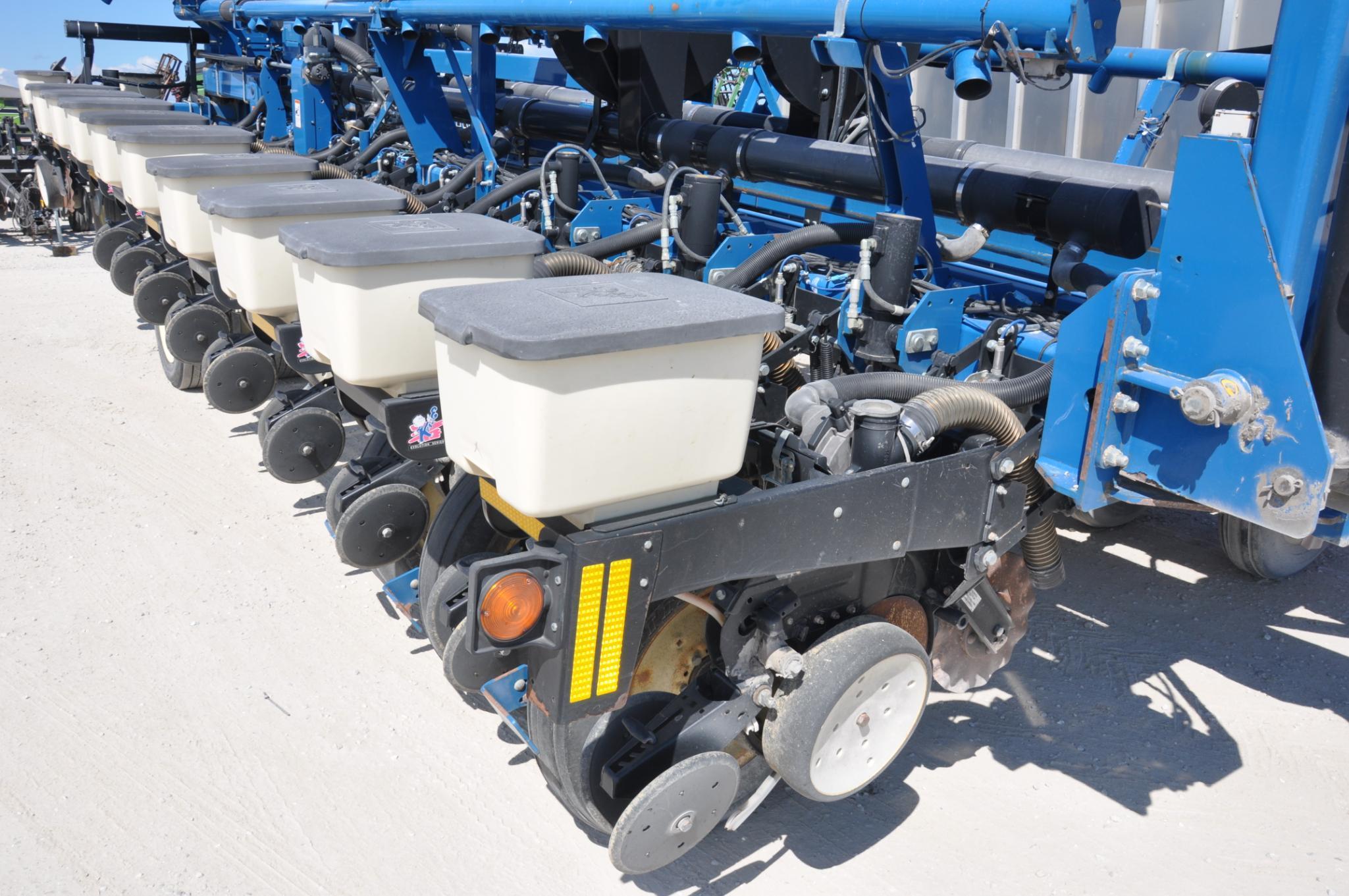 Kinze...3800 24 row 30" planter