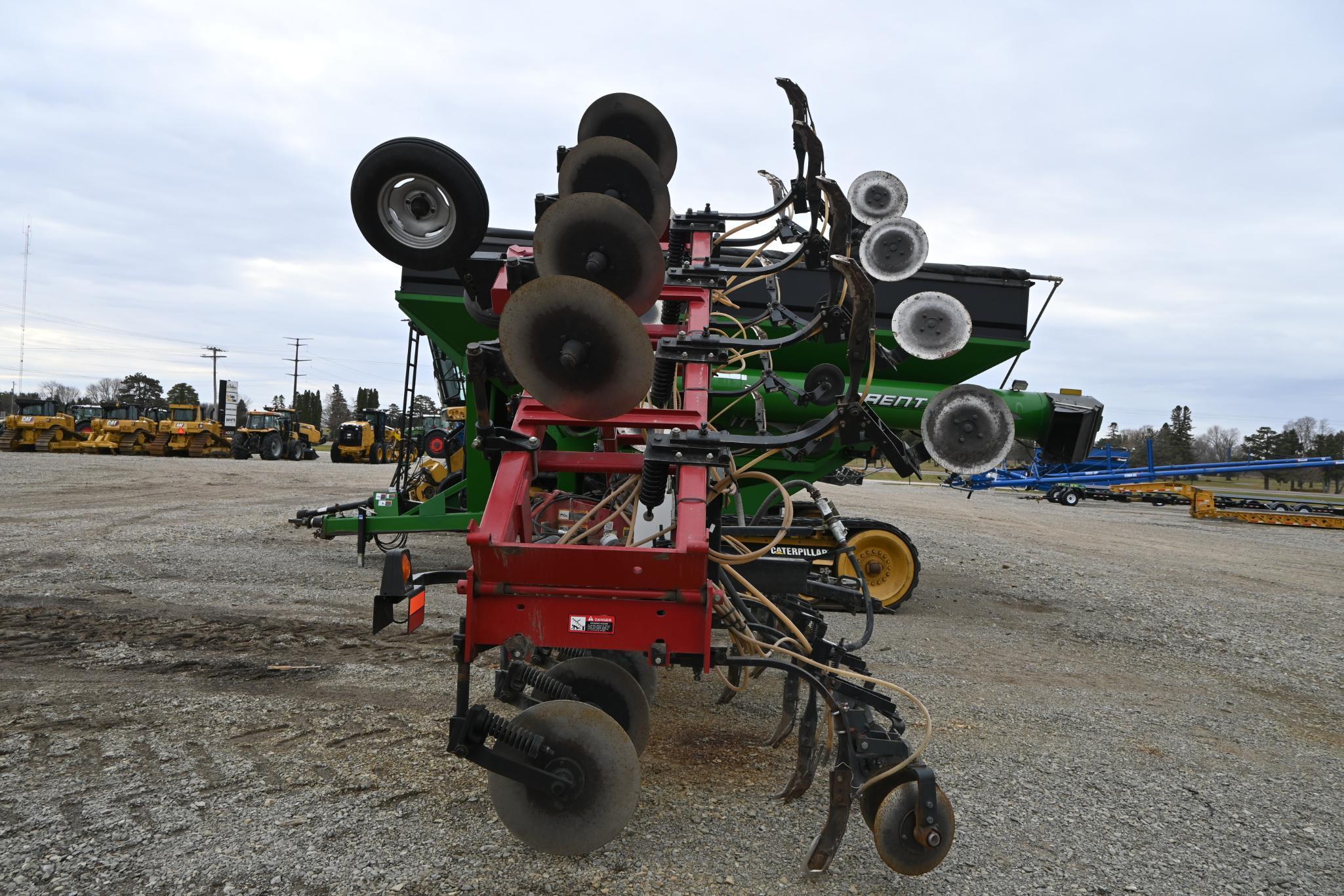 Case IH 5300 3-pt. 15-knife NH3 bar