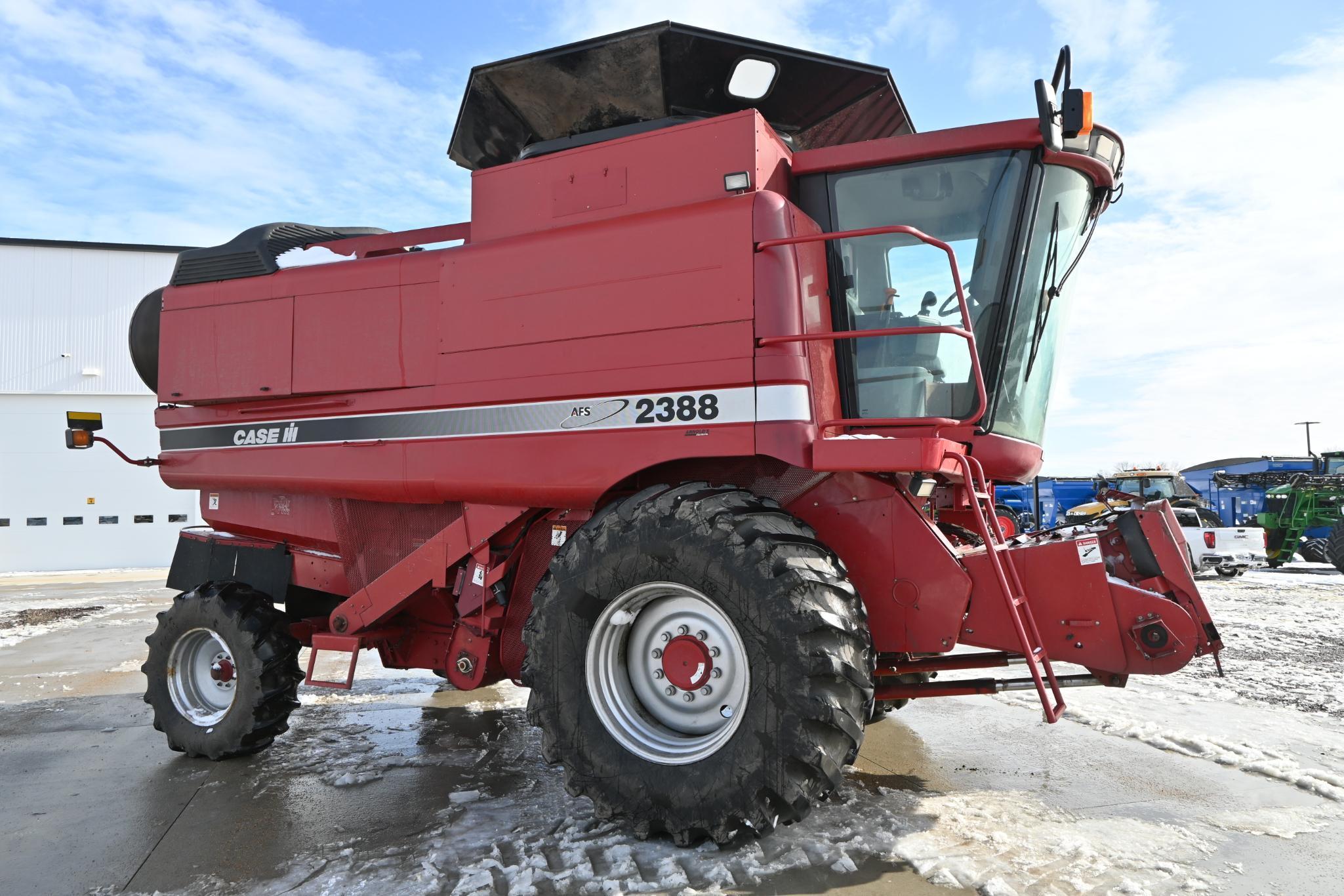 2001 Case IH 2388 2wd combine