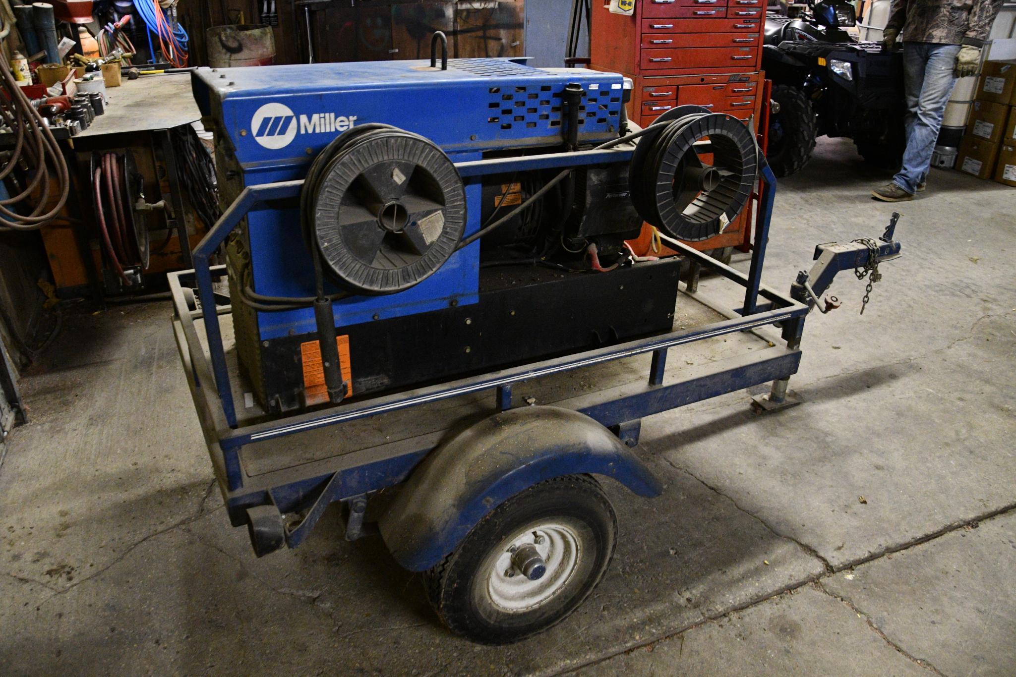 Miller AEAD-200LE welder/generator