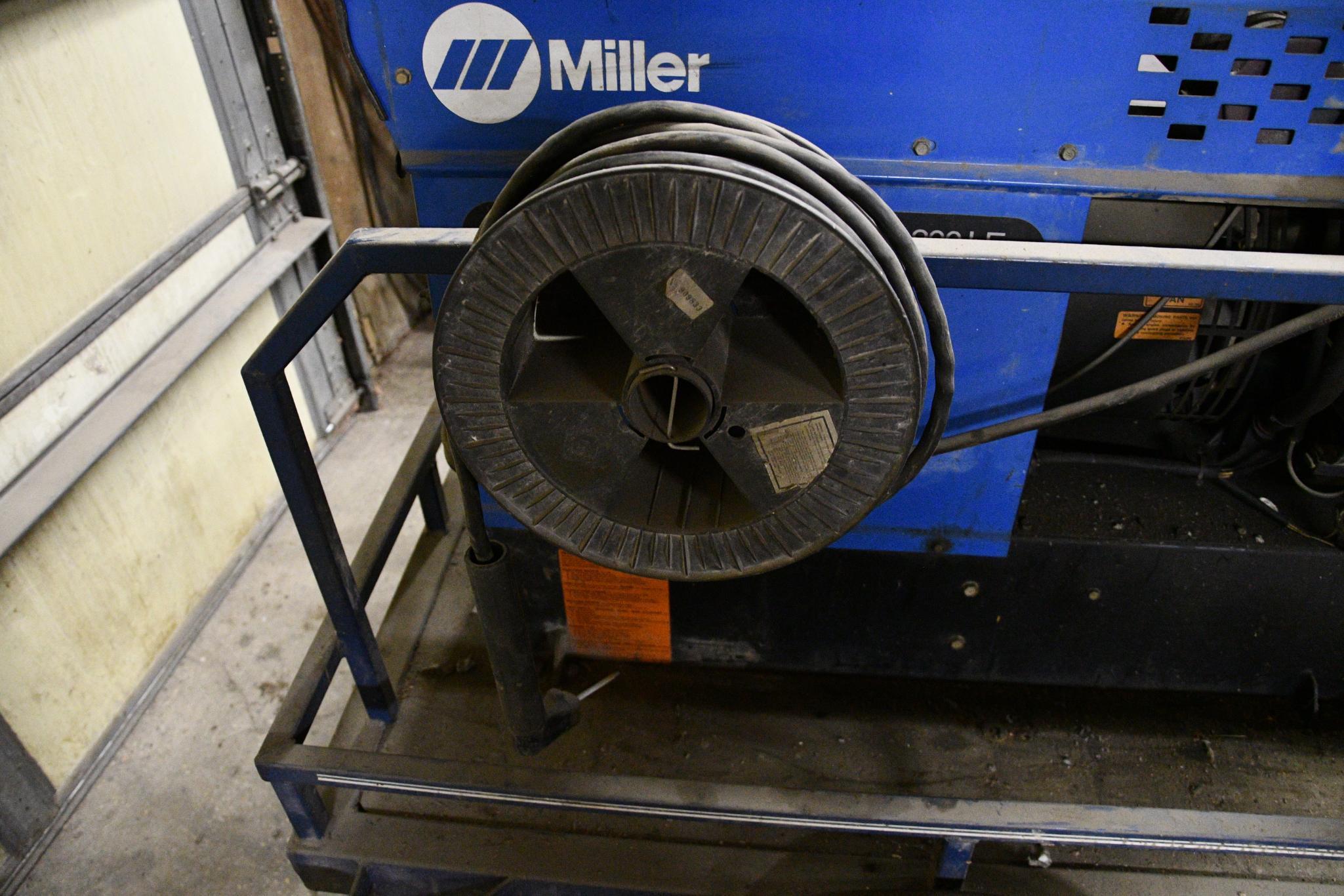 Miller AEAD-200LE welder/generator