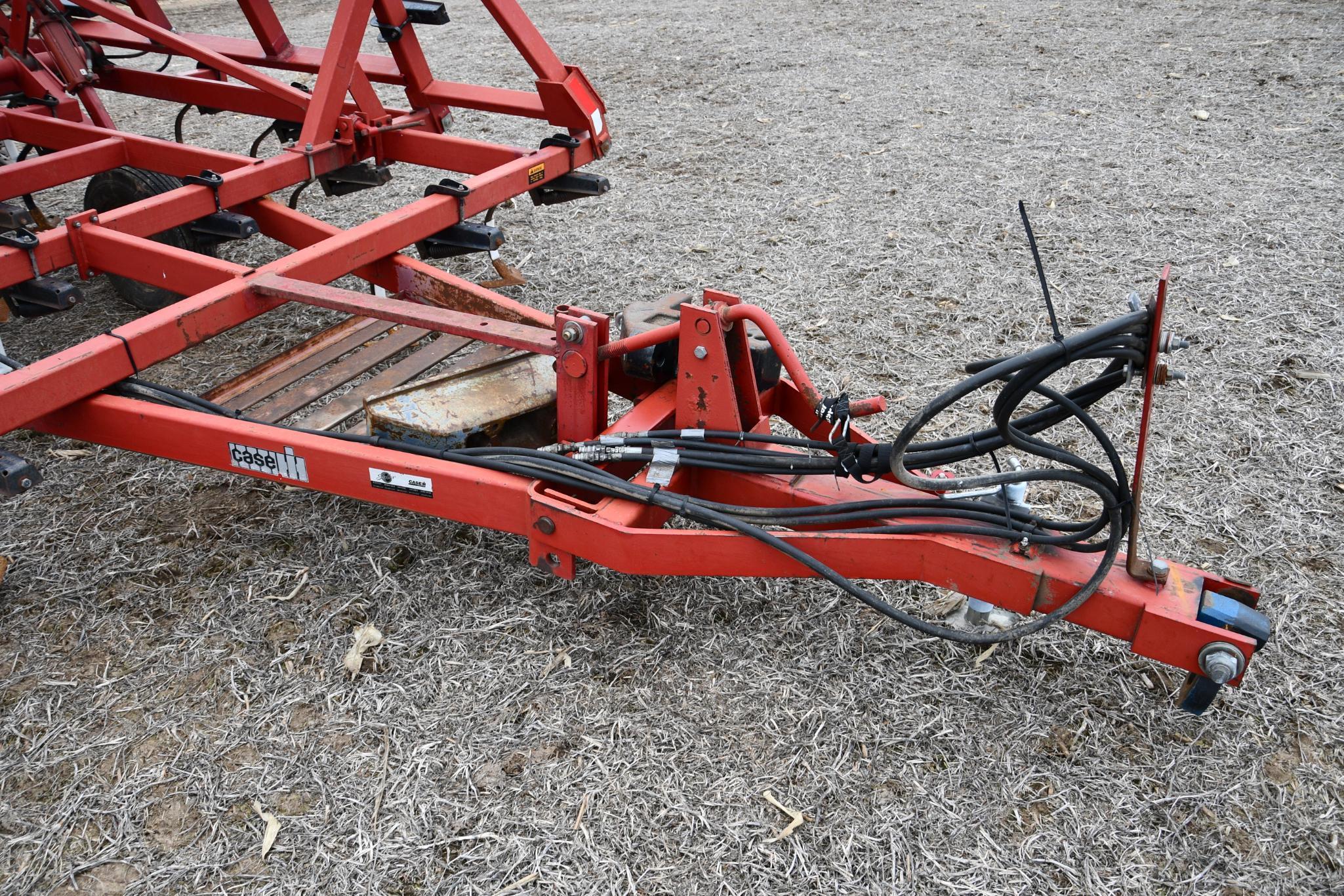 Case-IH 4800 32' field cultivator