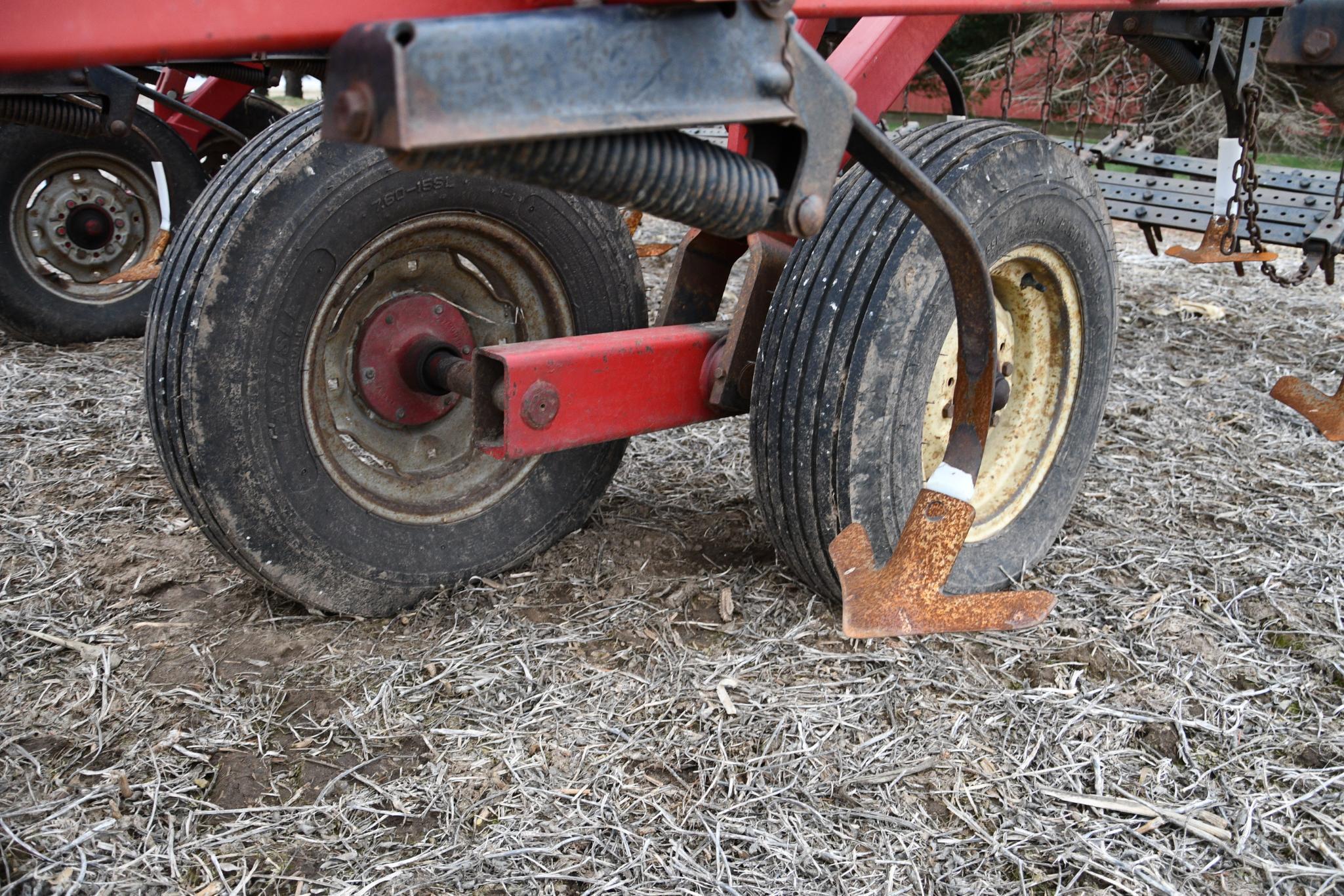 Case-IH 4800 32' field cultivator