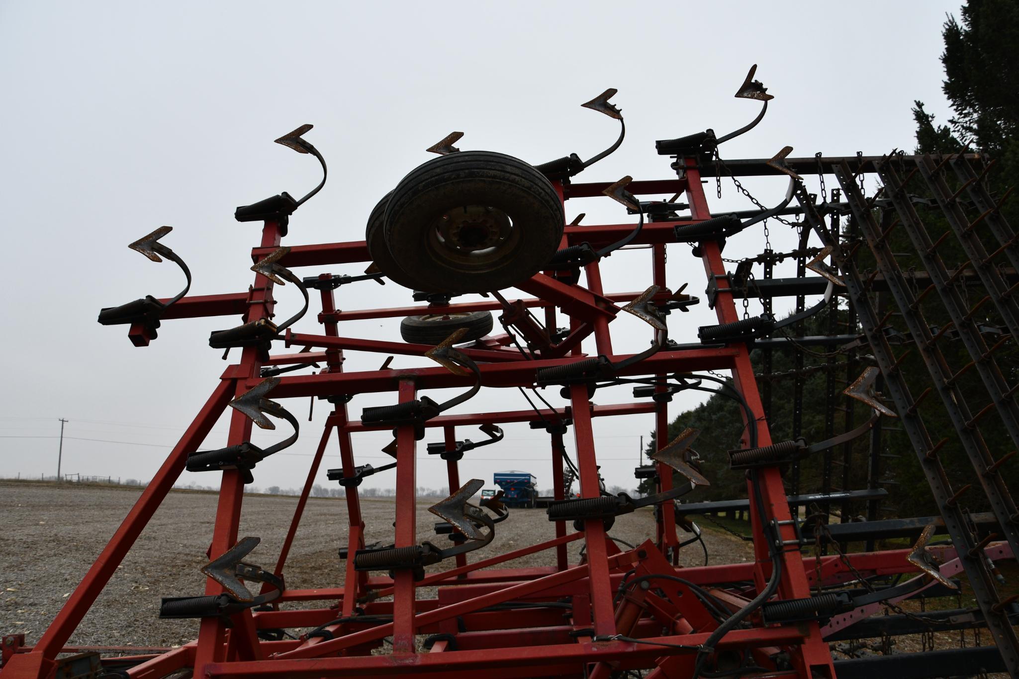 Case-IH 4800 32' field cultivator