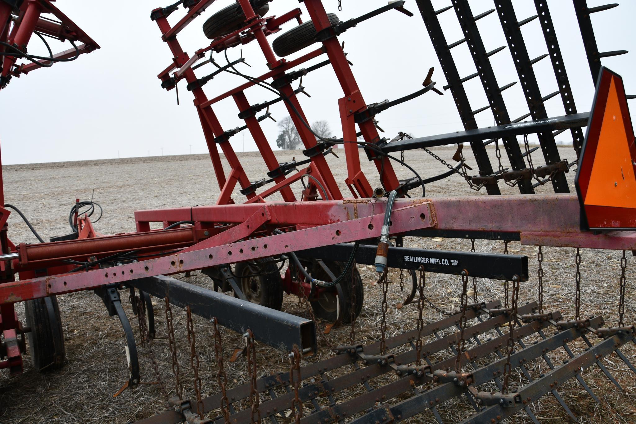 Case-IH 4800 32' field cultivator