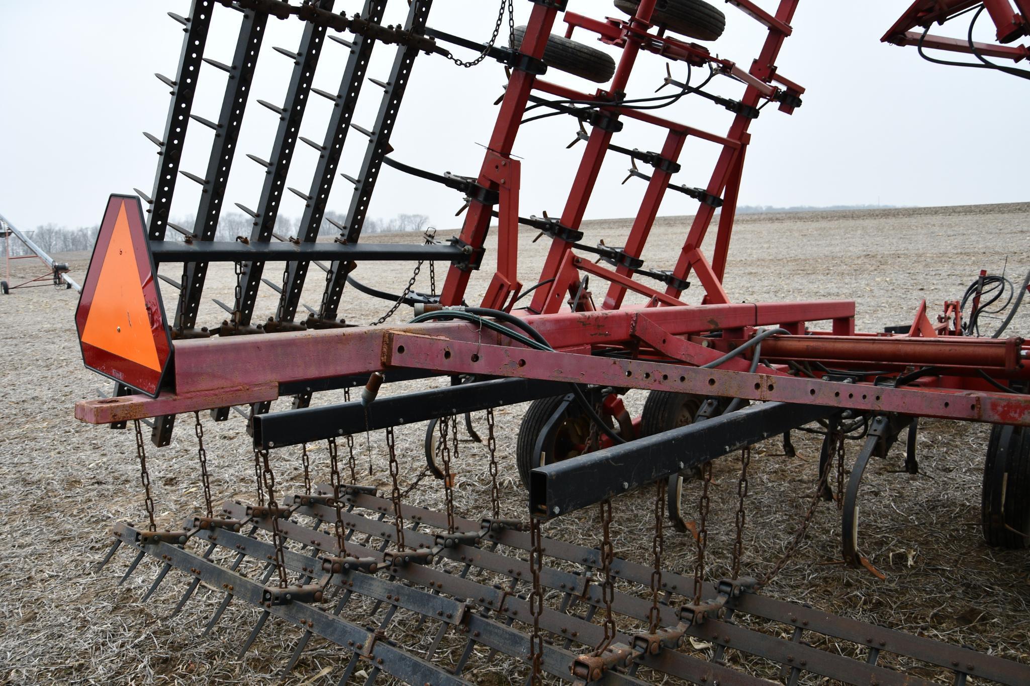Case-IH 4800 32' field cultivator