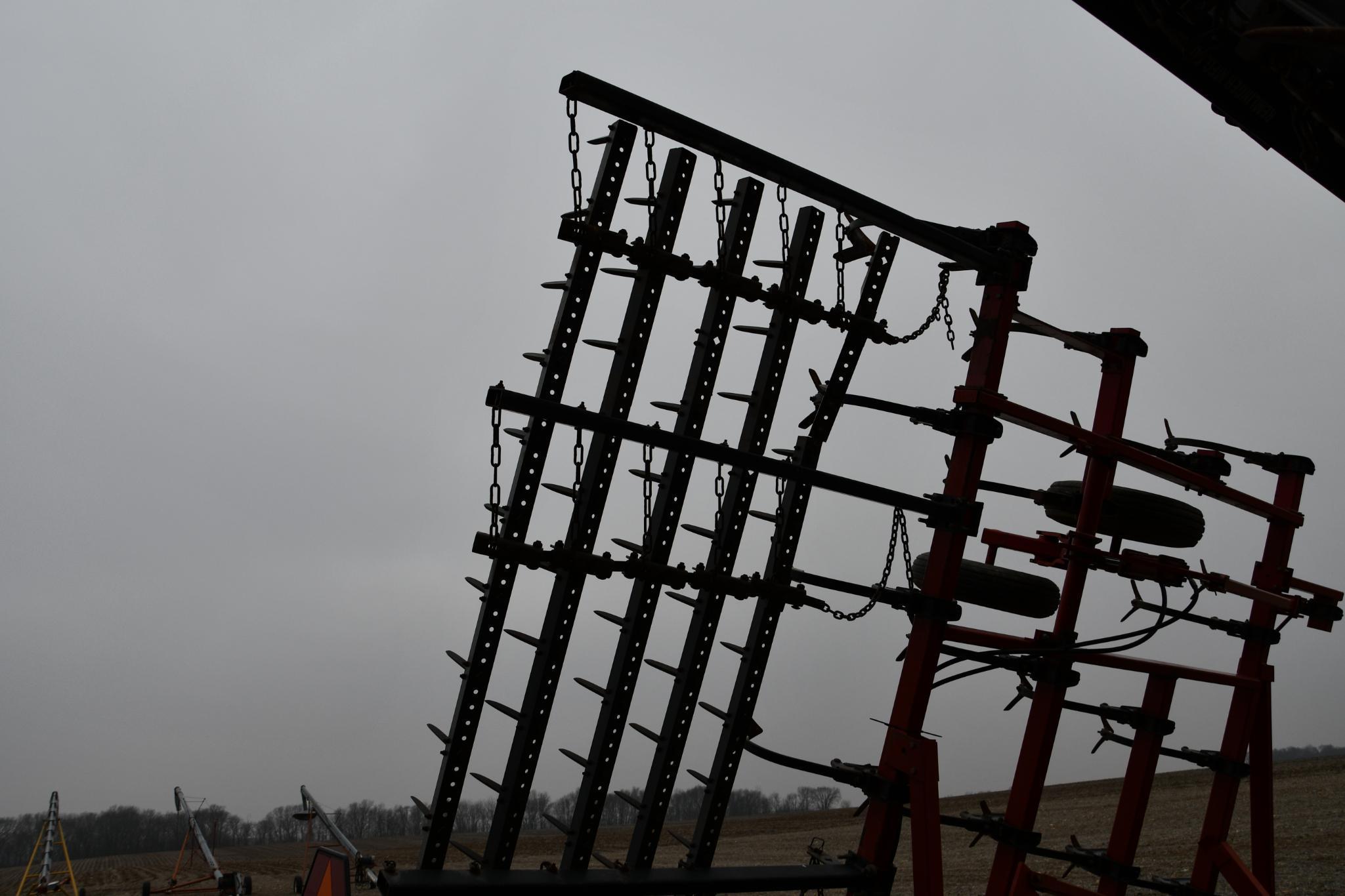 Case-IH 4800 32' field cultivator
