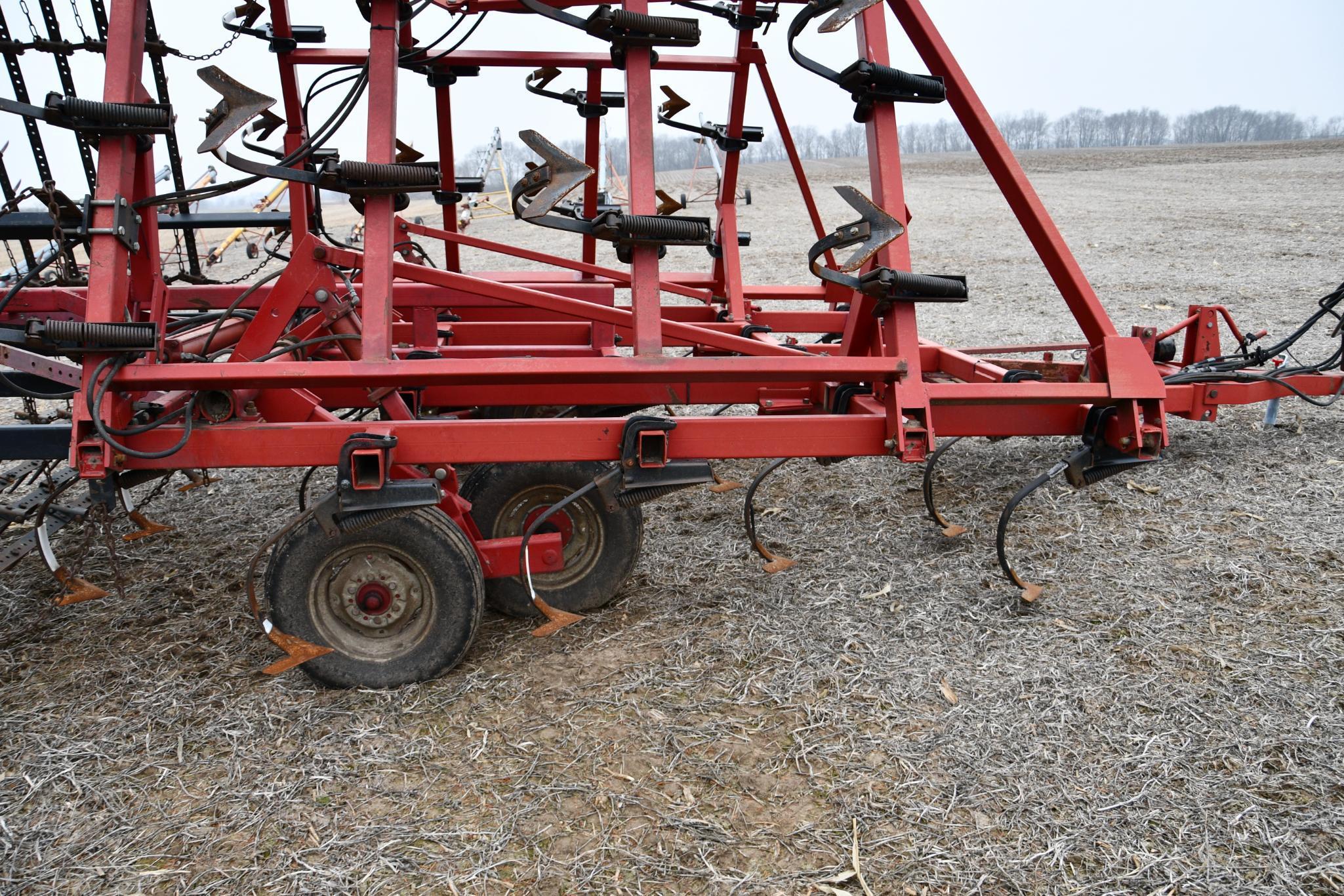 Case-IH 4800 32' field cultivator