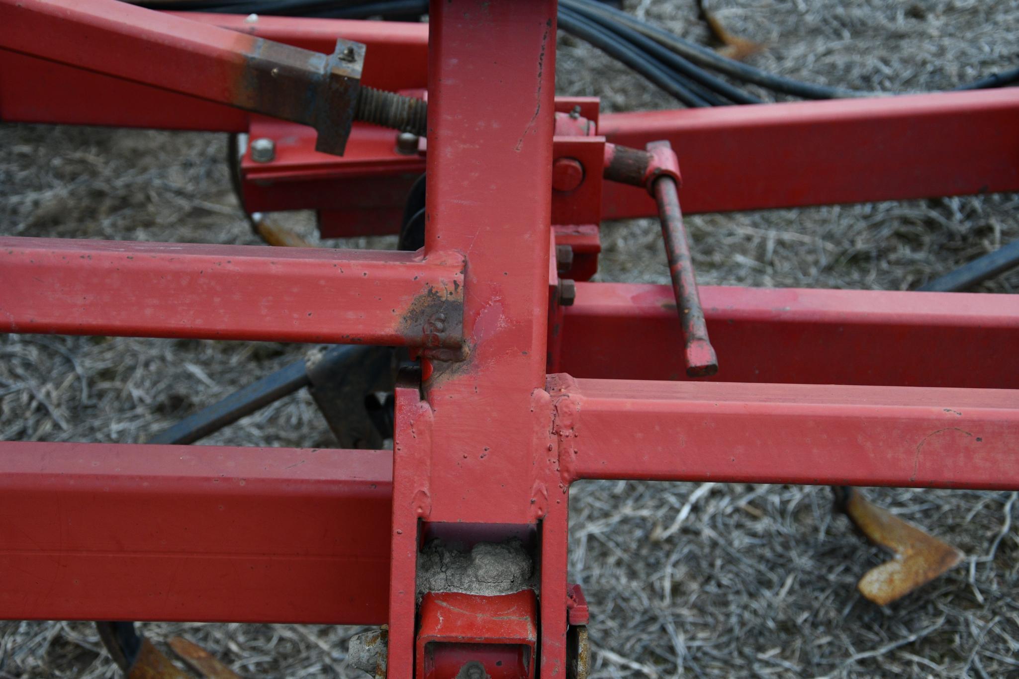Case-IH 4800 32' field cultivator