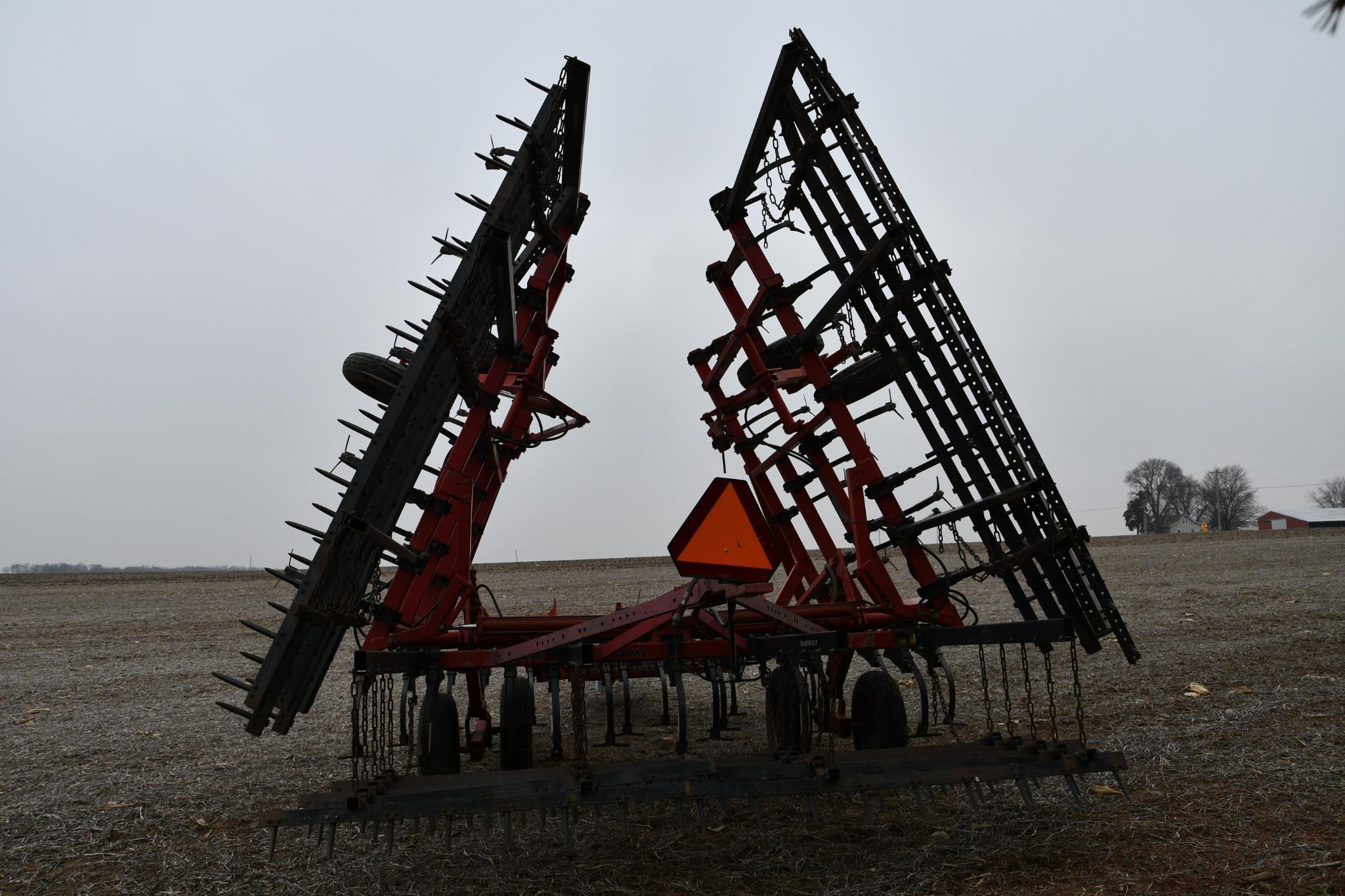 Case-IH 4800 32' field cultivator