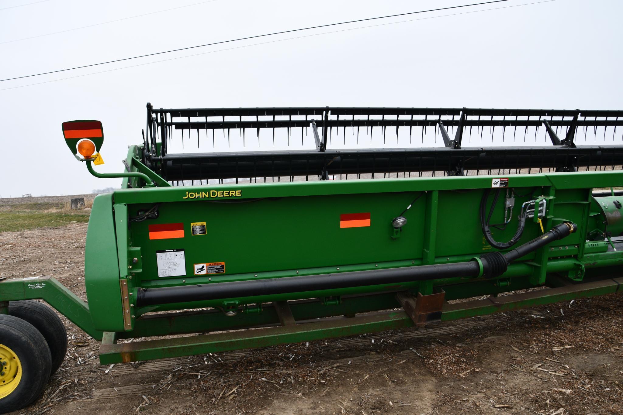 2009 John Deere 630F 30' HydraFlex platform