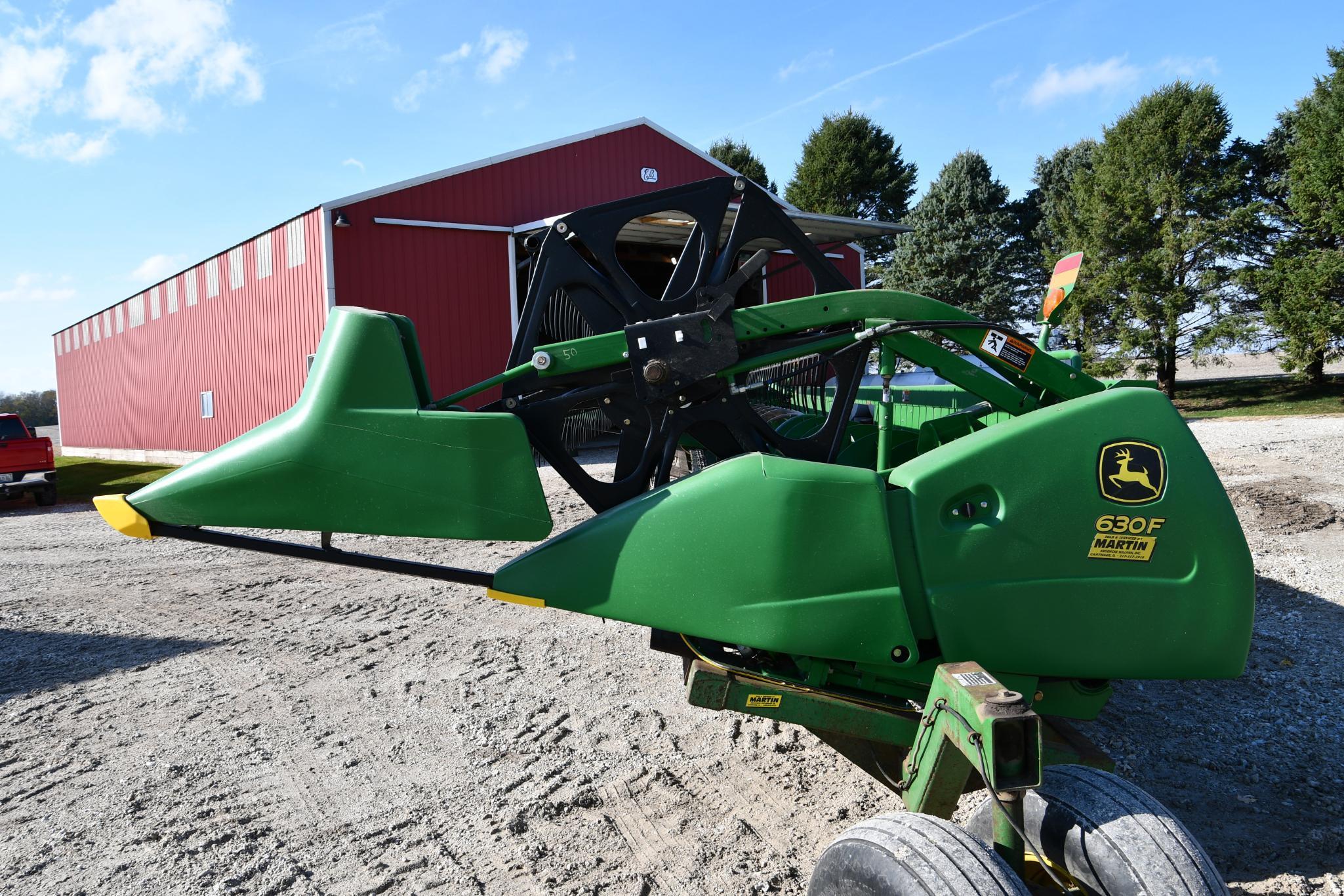 2009 John Deere 630F 30' HydraFlex platform