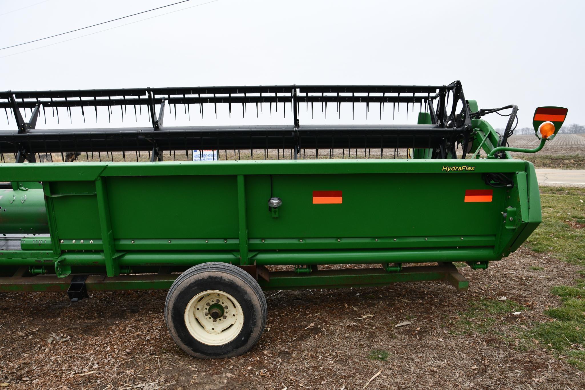 2009 John Deere 630F 30' HydraFlex platform