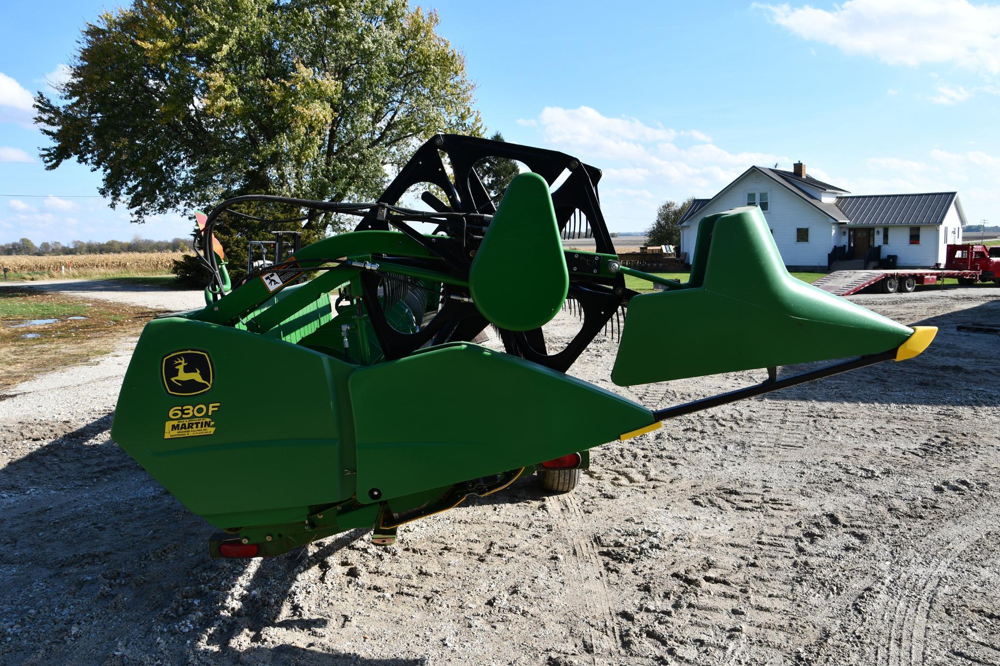 2009 John Deere 630F 30' HydraFlex platform