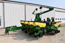 2015 John Deere 1765 1765 12 row 30" planter