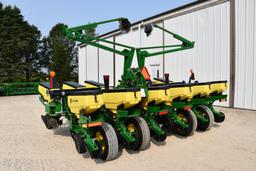 2015 John Deere 1765 1765 12 row 30" planter