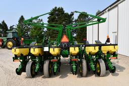 2015 John Deere 1765 1765 12 row 30" planter