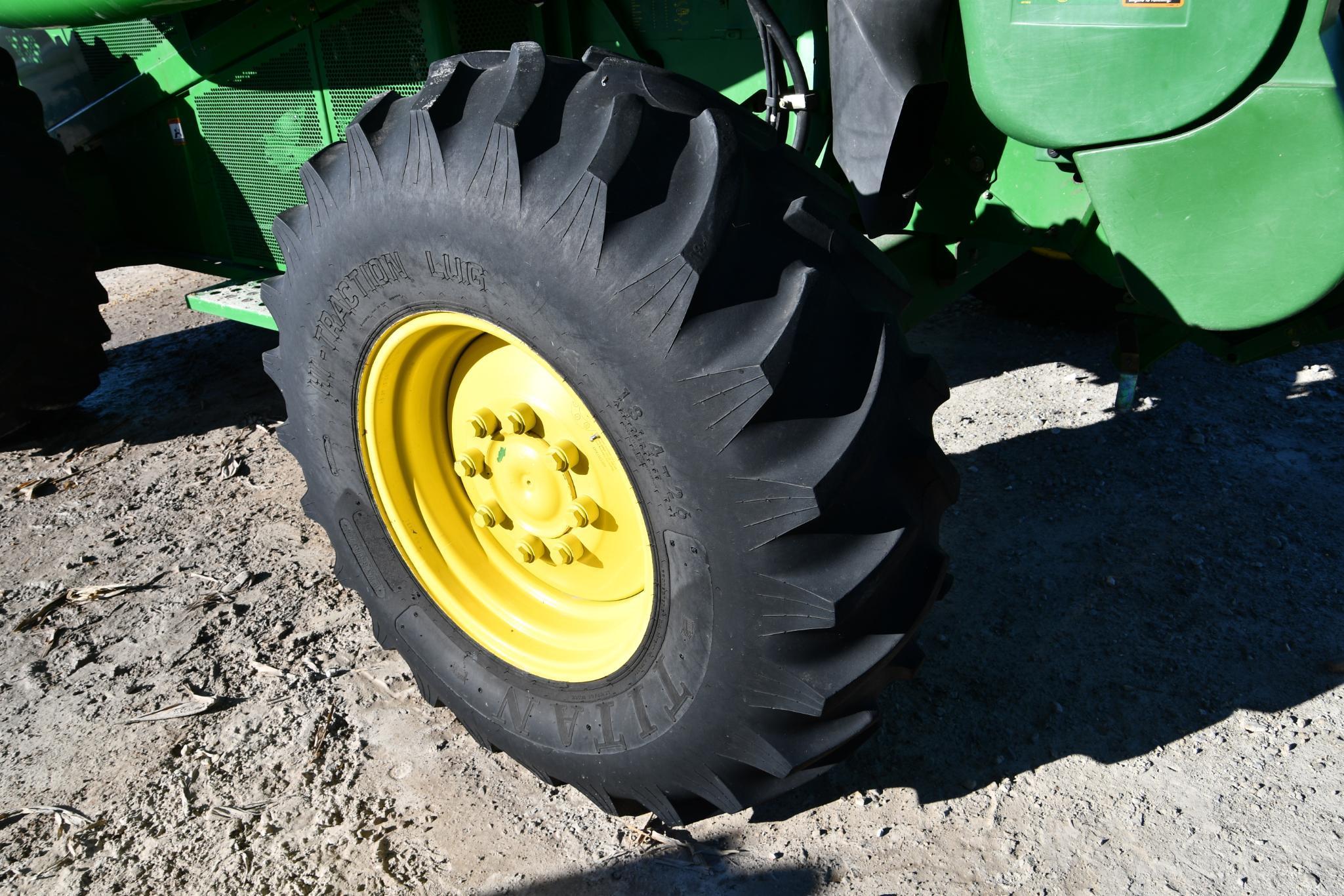 2006 John Deere 9560 STS 4wd combine