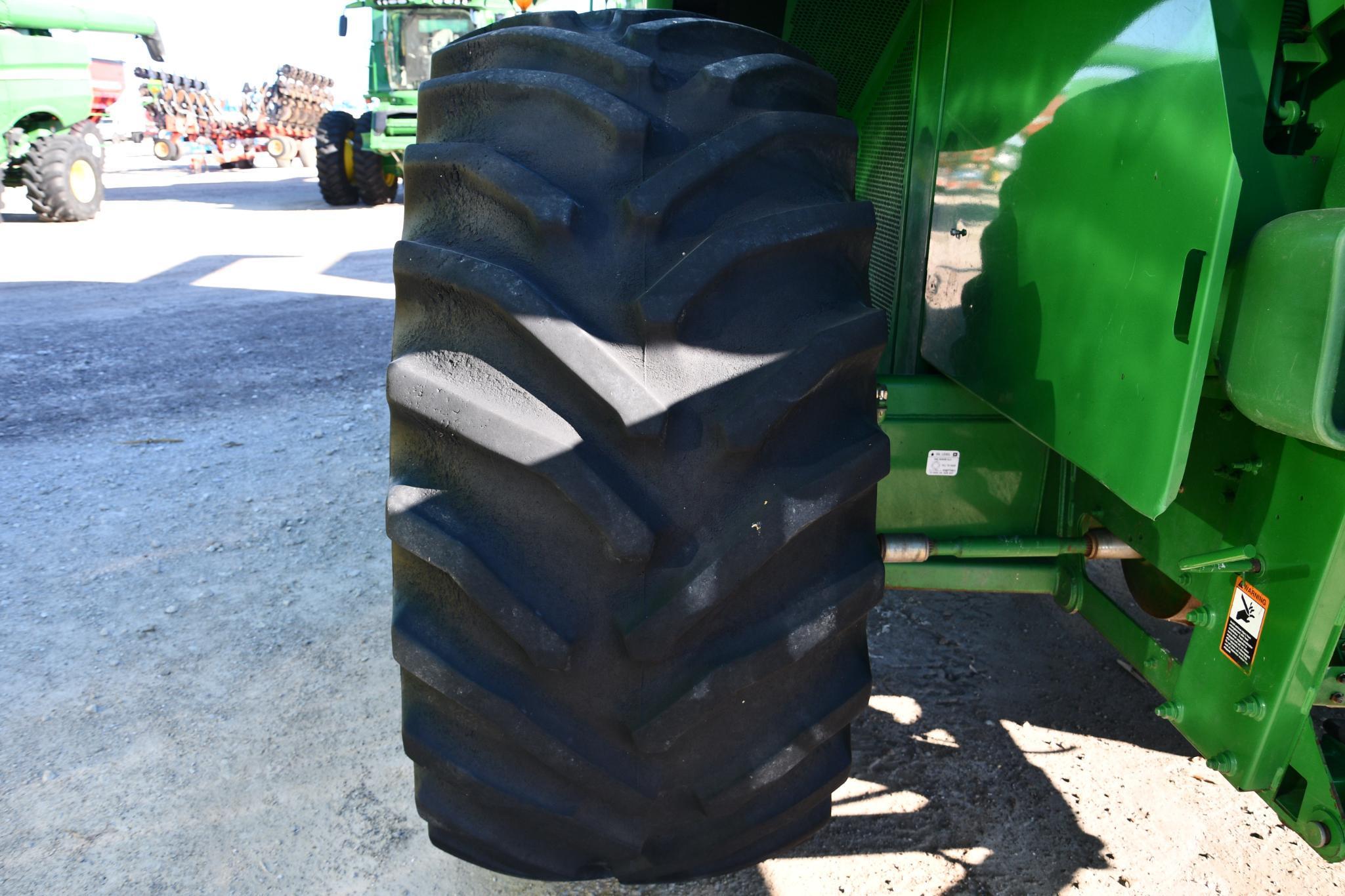 2006 John Deere 9560 STS 4wd combine