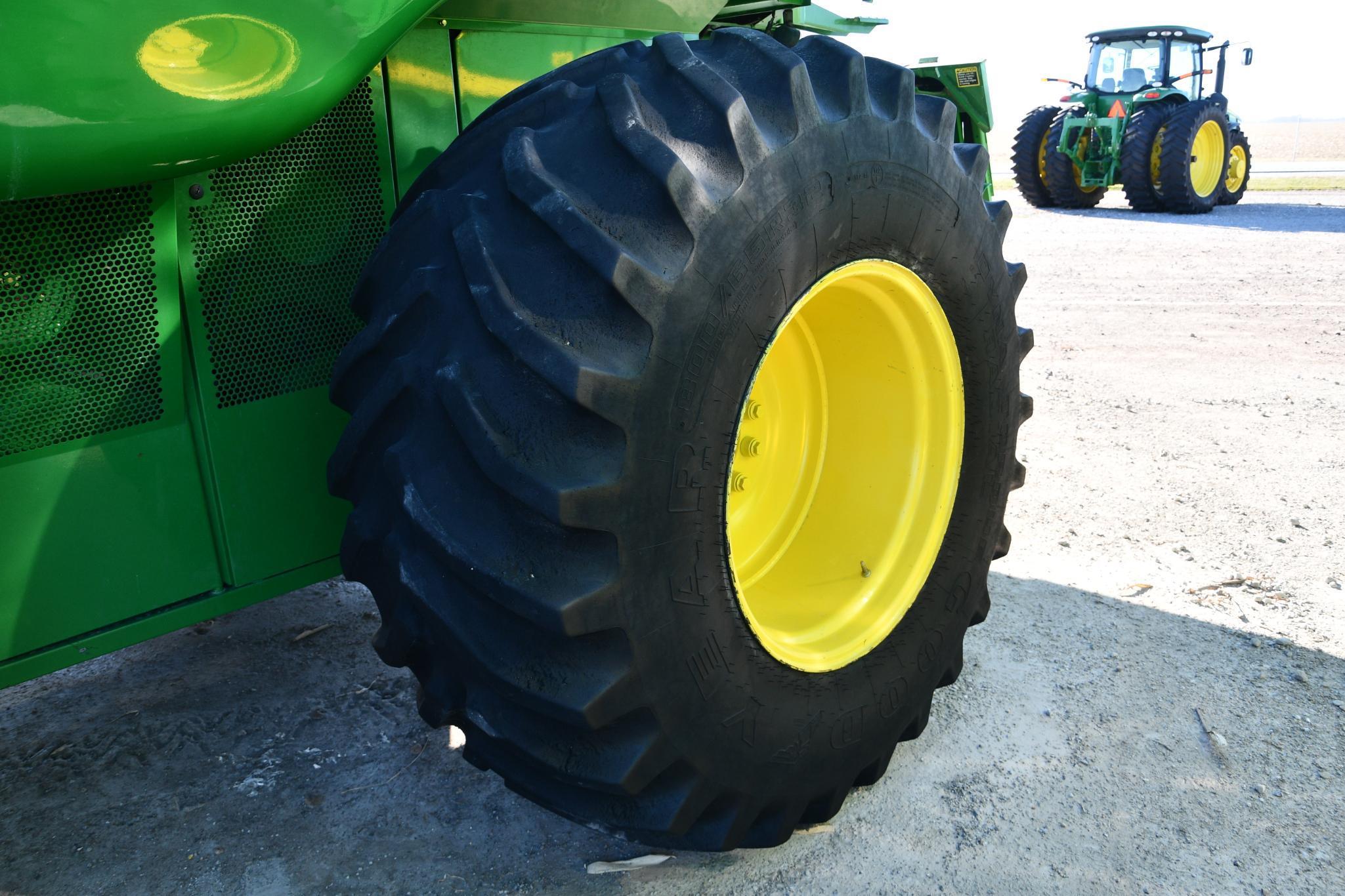 2006 John Deere 9560 STS 4wd combine