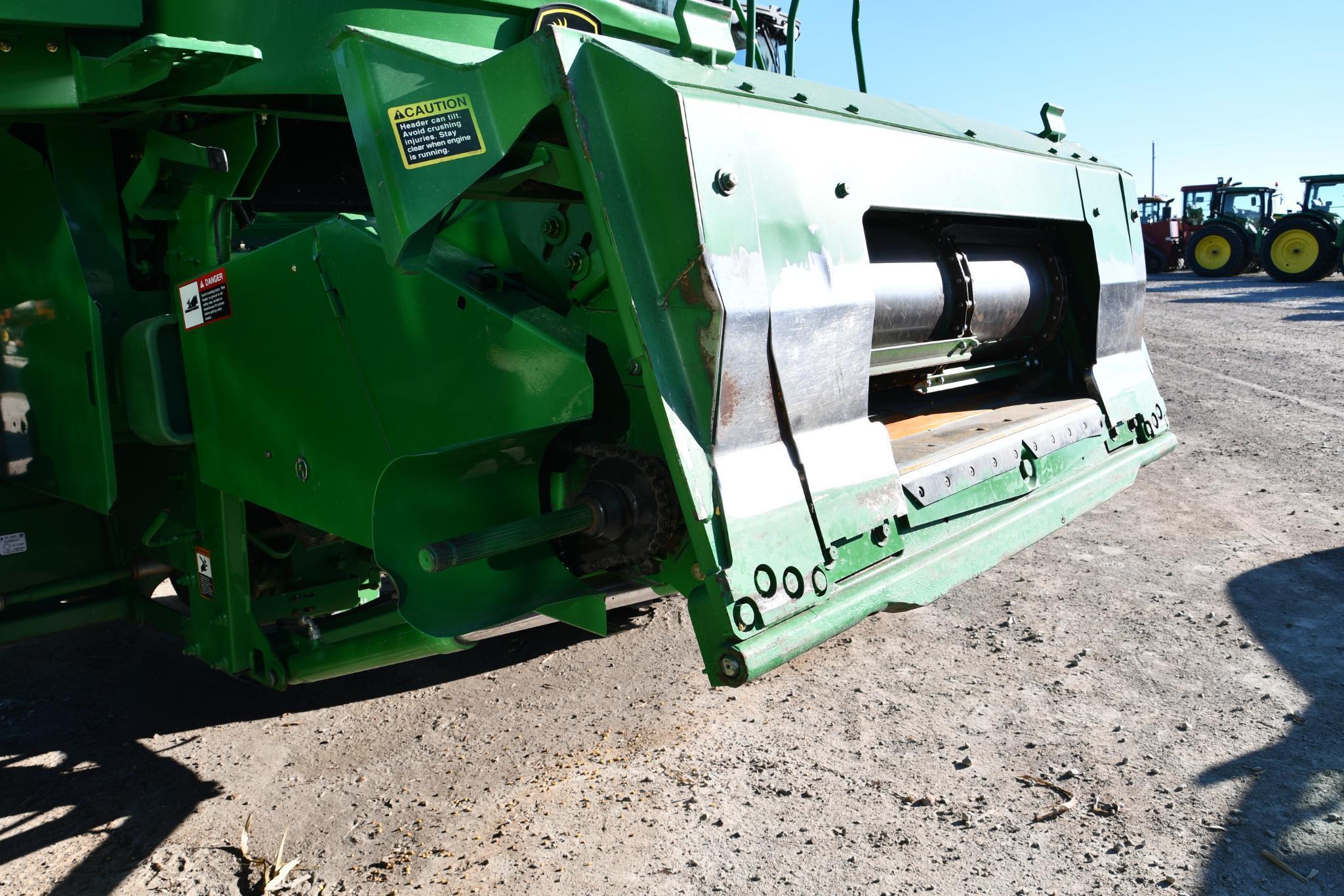 2006 John Deere 9560 STS 4wd combine