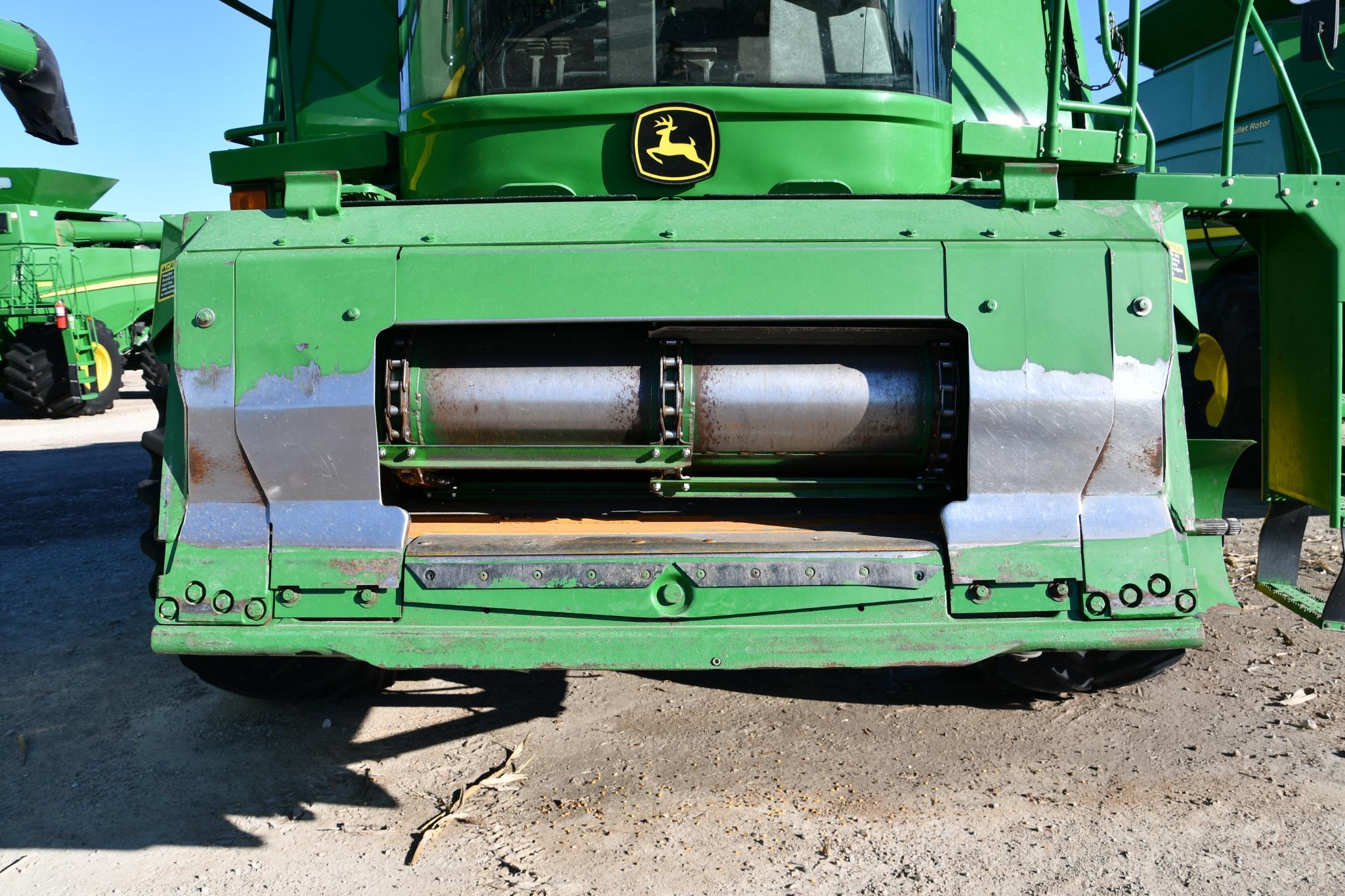 2006 John Deere 9560 STS 4wd combine