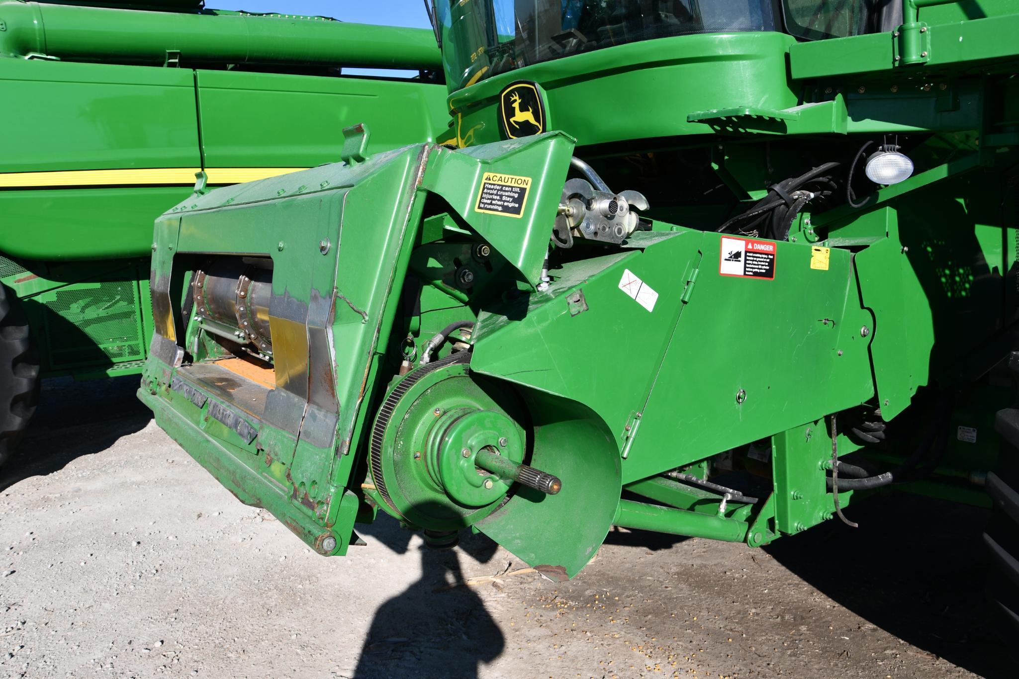 2006 John Deere 9560 STS 4wd combine