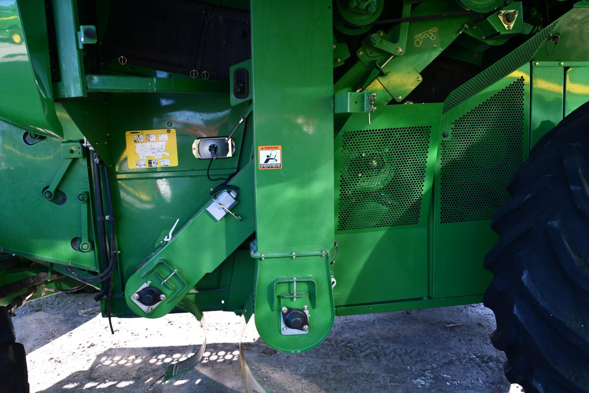 2006 John Deere 9560 STS 4wd combine