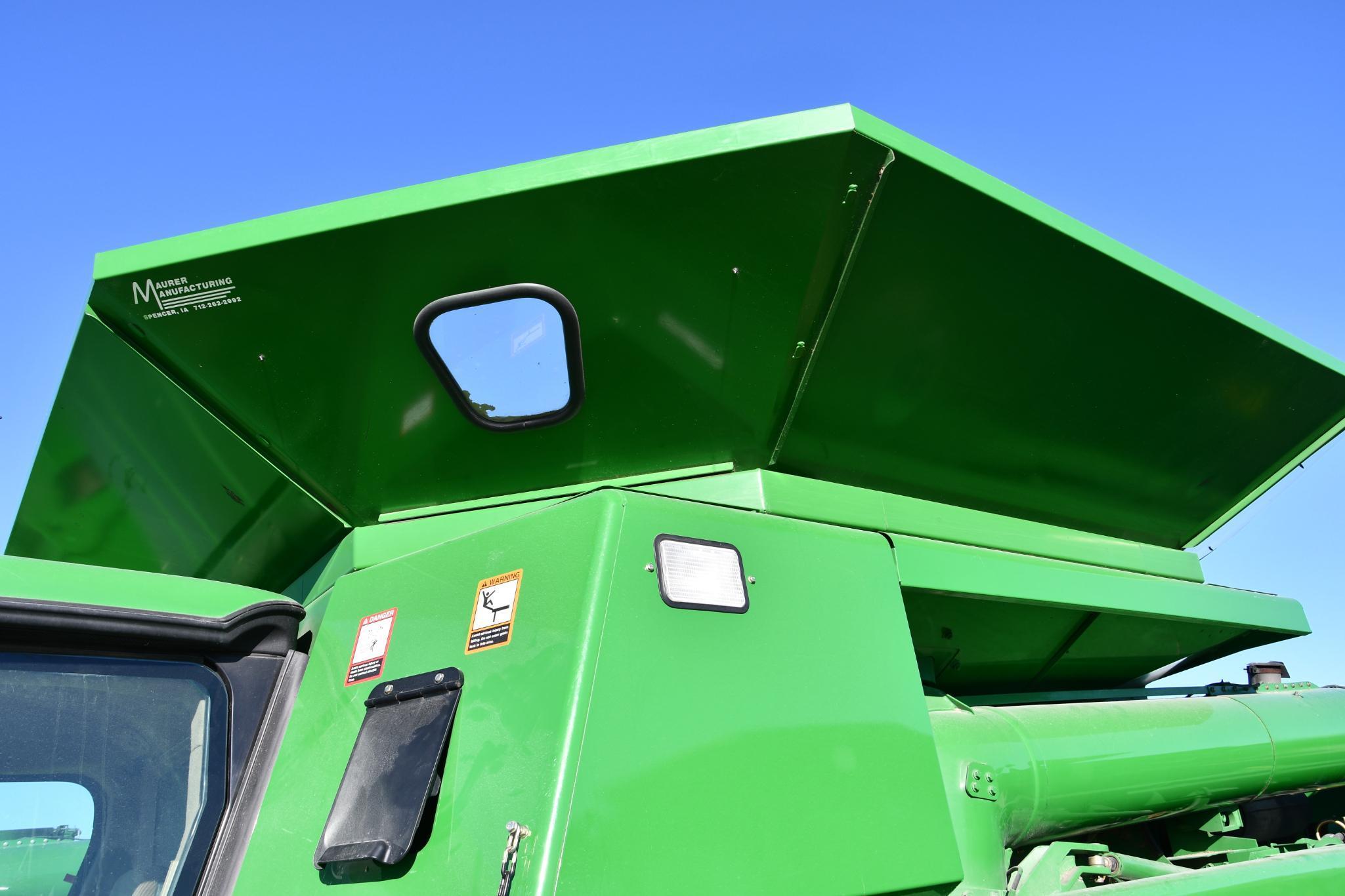 2006 John Deere 9560 STS 4wd combine