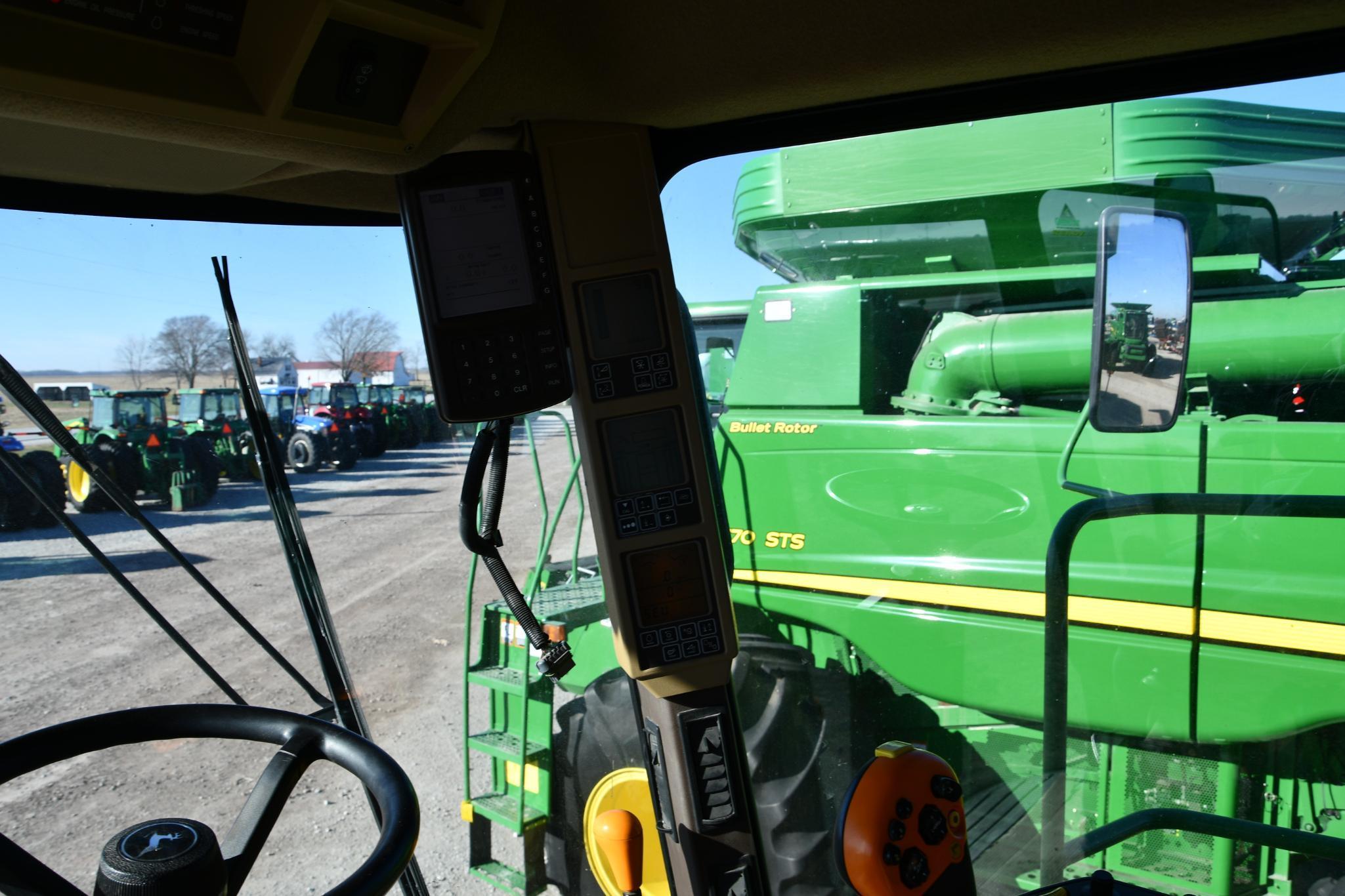 2006 John Deere 9560 STS 4wd combine