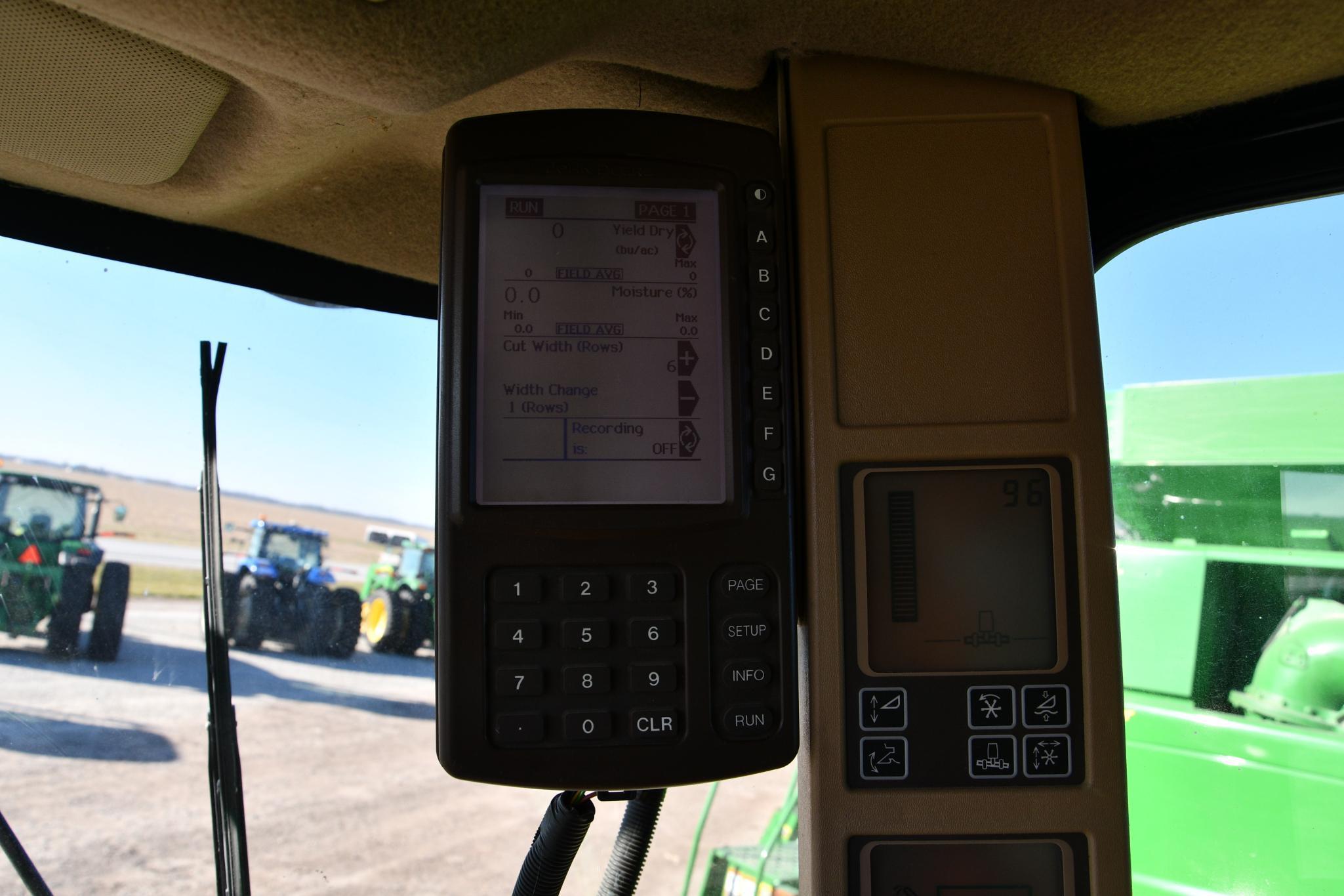 2006 John Deere 9560 STS 4wd combine