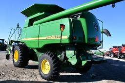 2006 John Deere 9560 STS 4wd combine