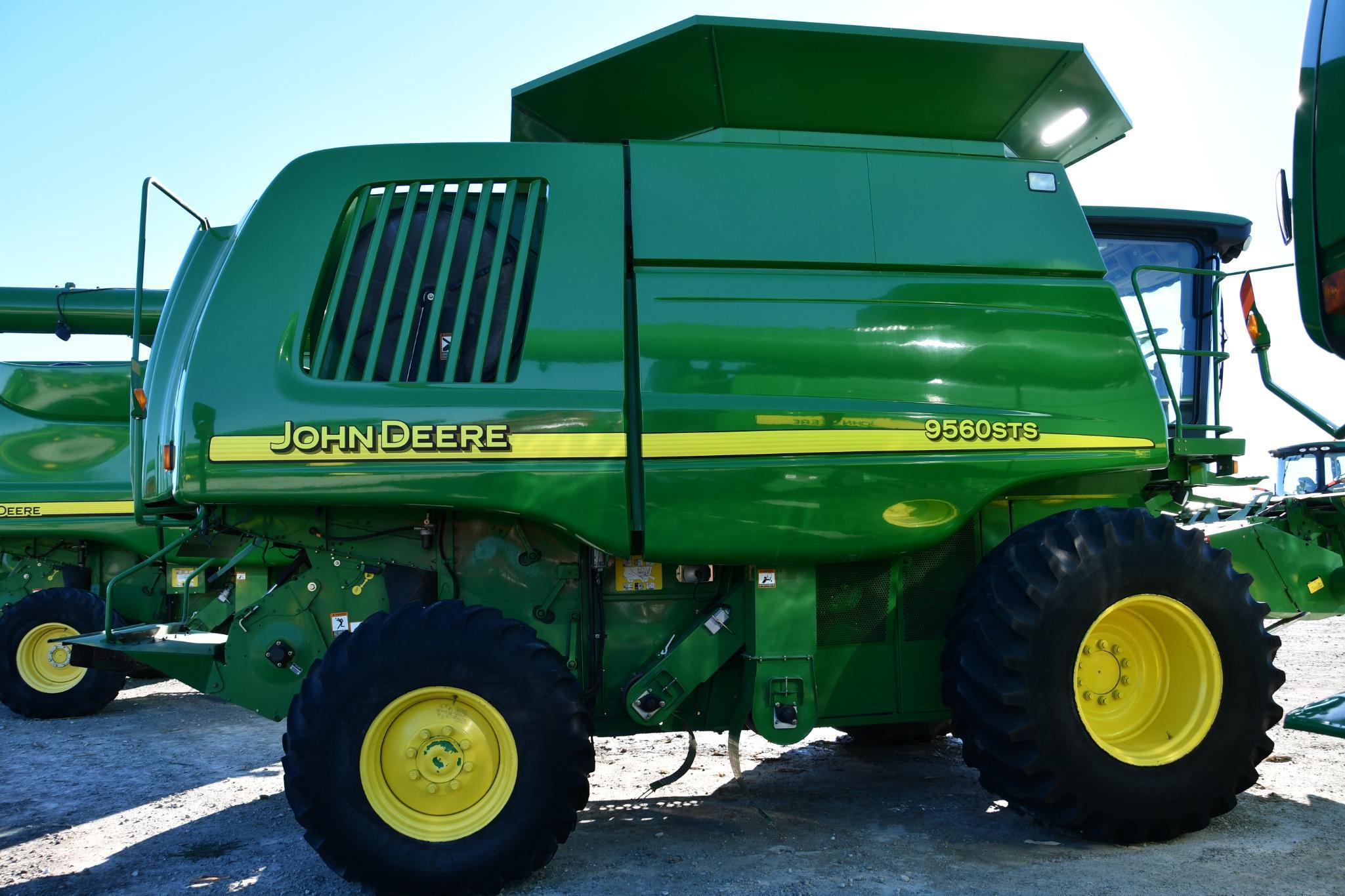 2006 John Deere 9560 STS 4wd combine