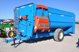 Rissler TR488 feed wagon
