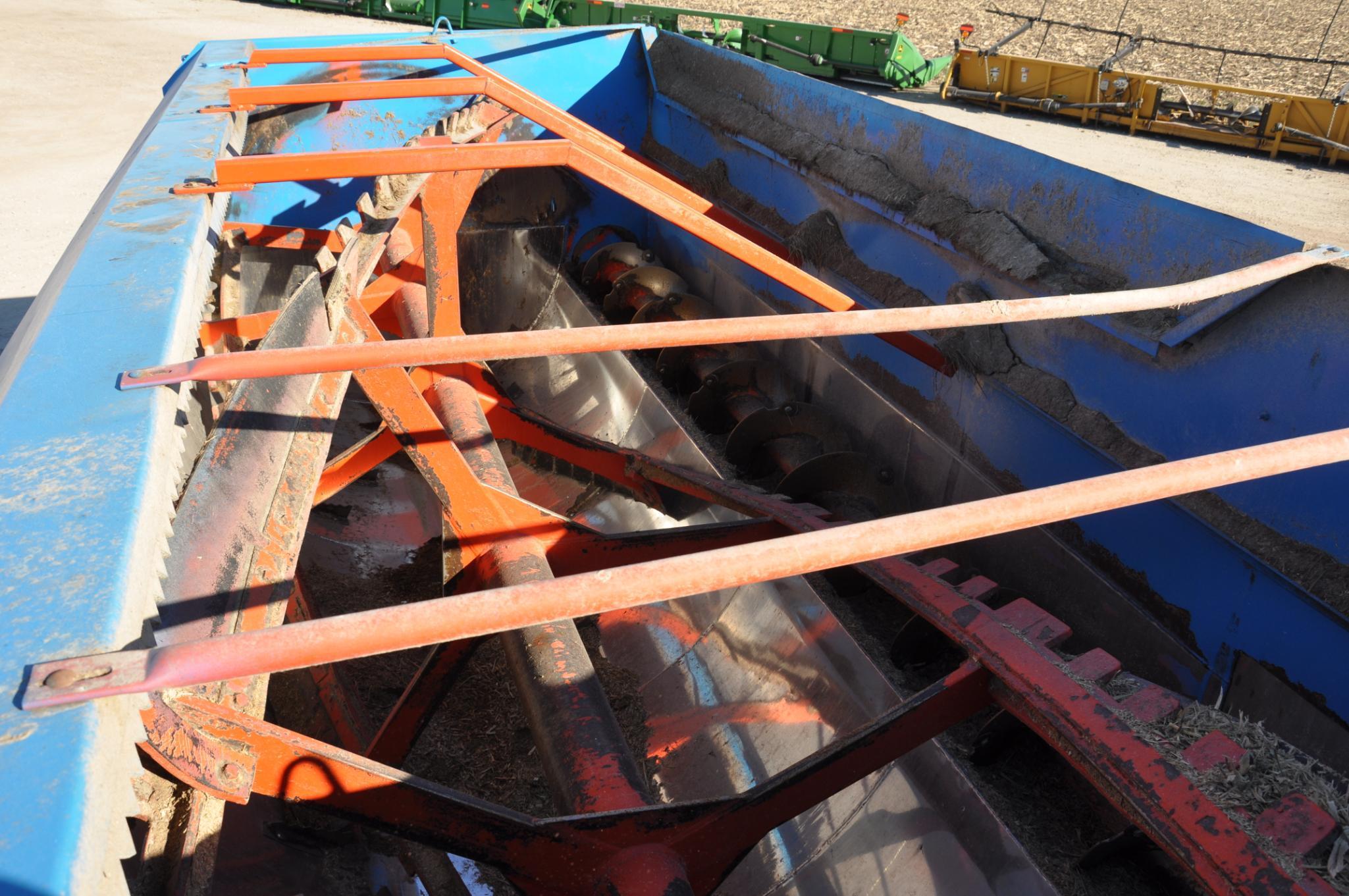 Rissler TR488 feed wagon