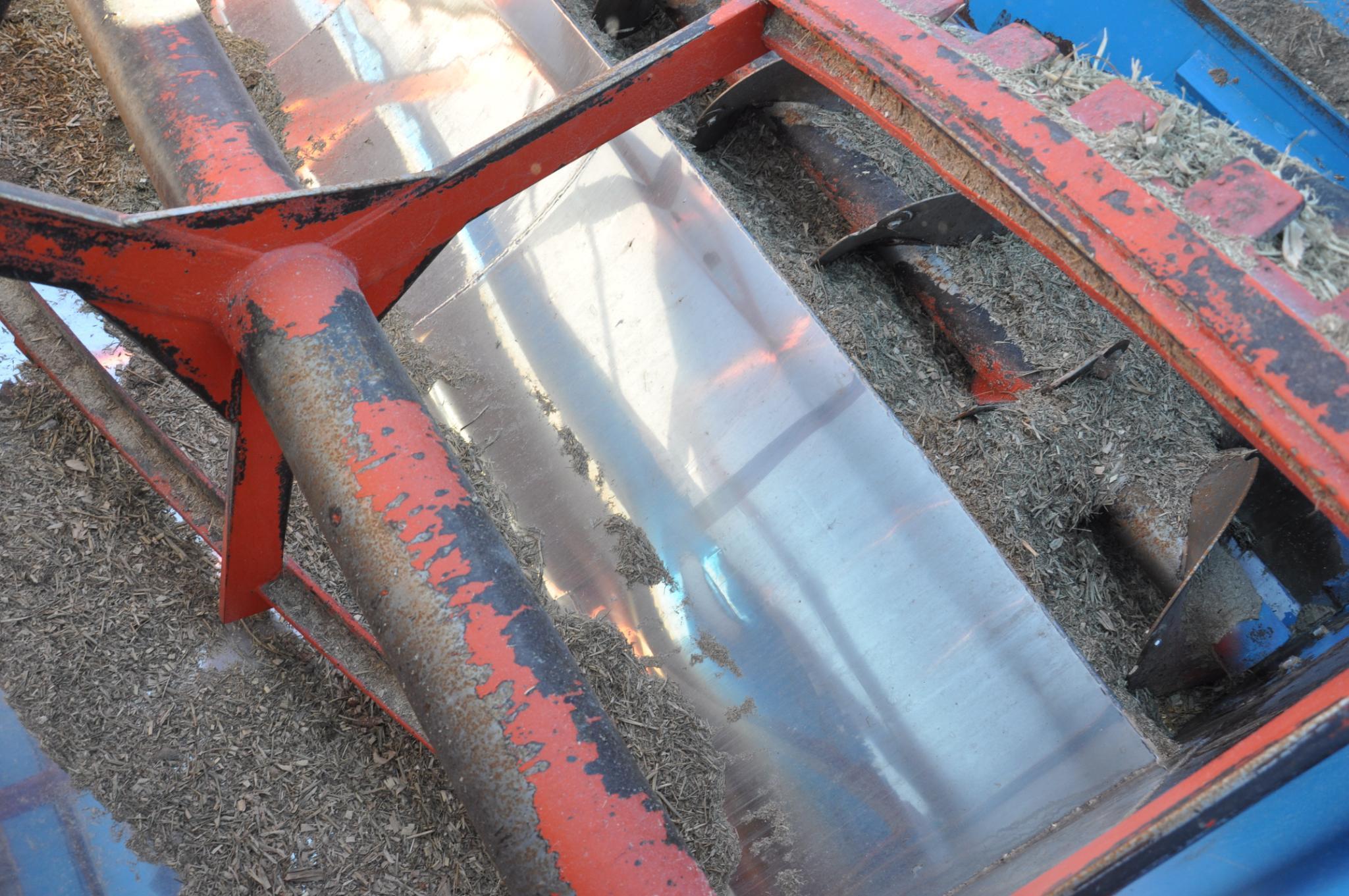 Rissler TR488 feed wagon