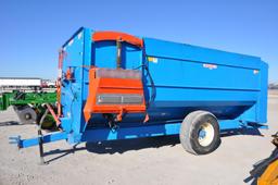 Rissler TR488 feed wagon