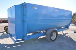 Rissler TR488 feed wagon
