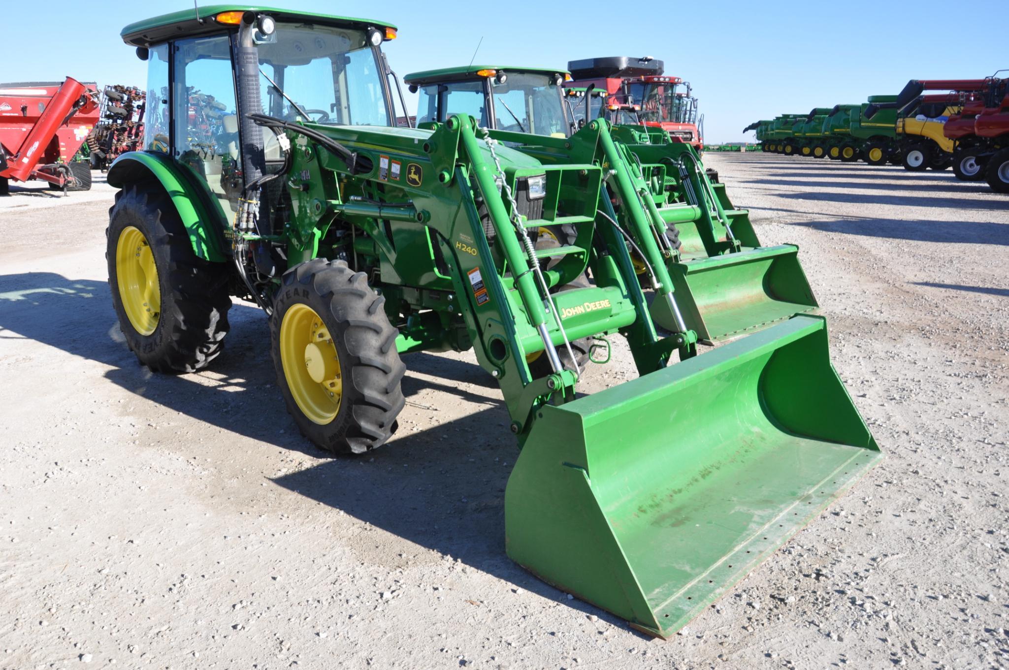 2014 John Deere 5085E MFWD tractor w/loader