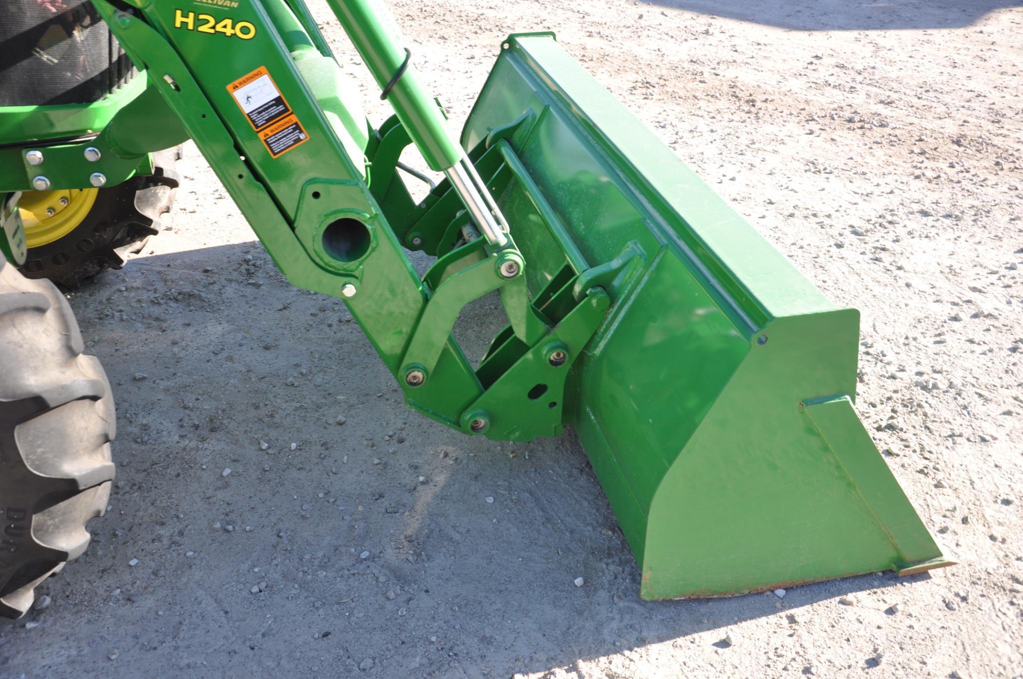 2014 John Deere 5085E MFWD tractor w/loader