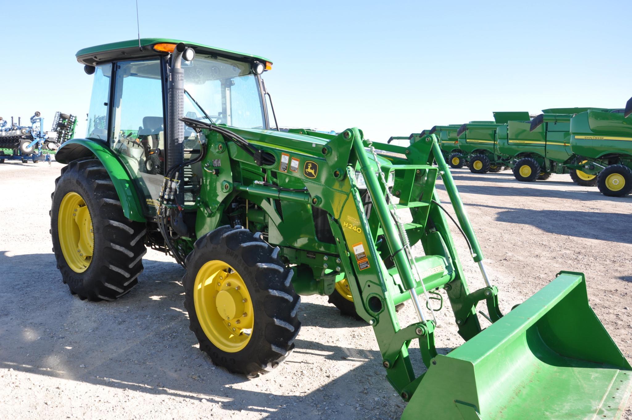 2014 John Deere 5085E MFWD tractor w/loader