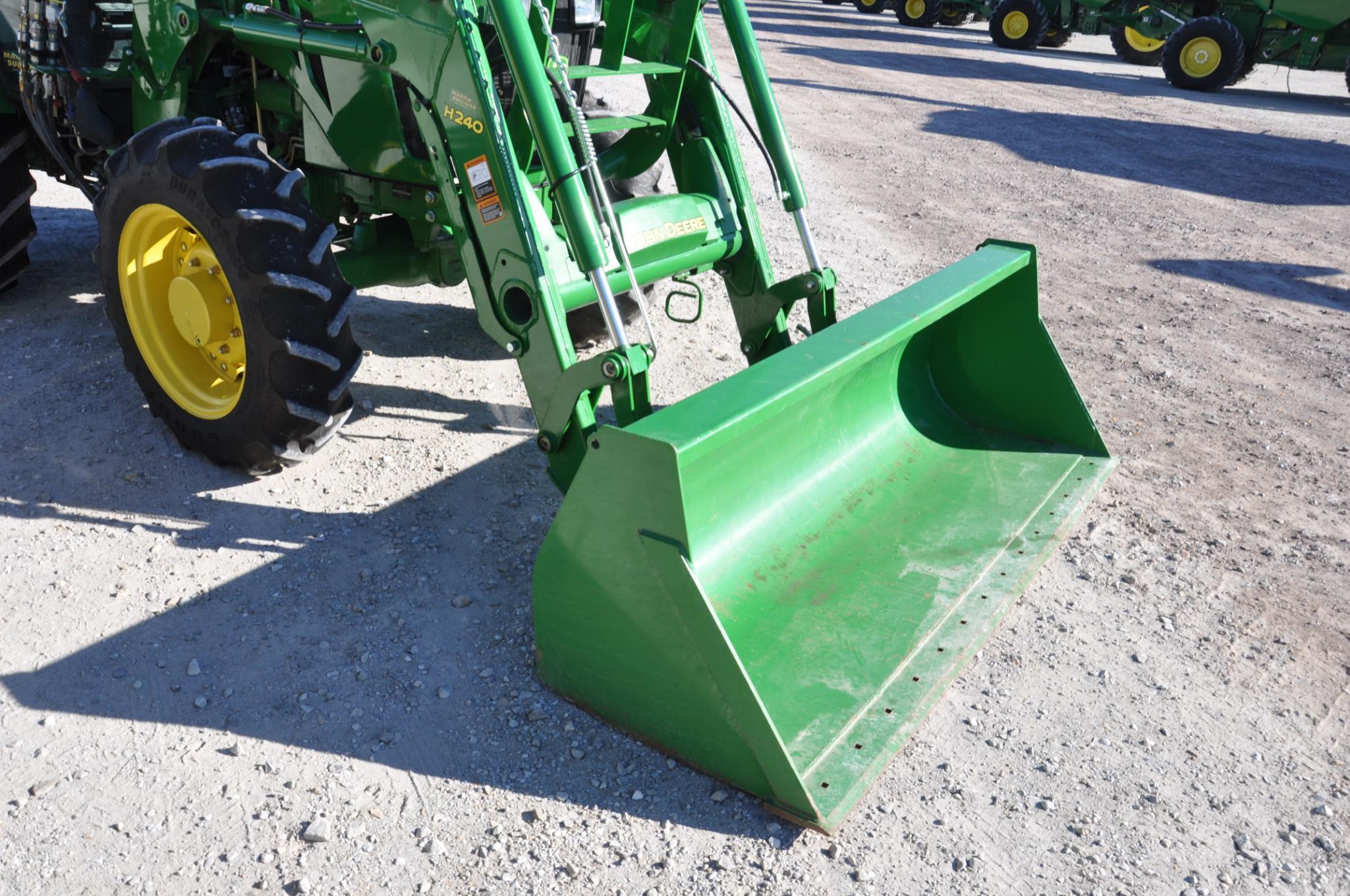 2014 John Deere 5085E MFWD tractor w/loader