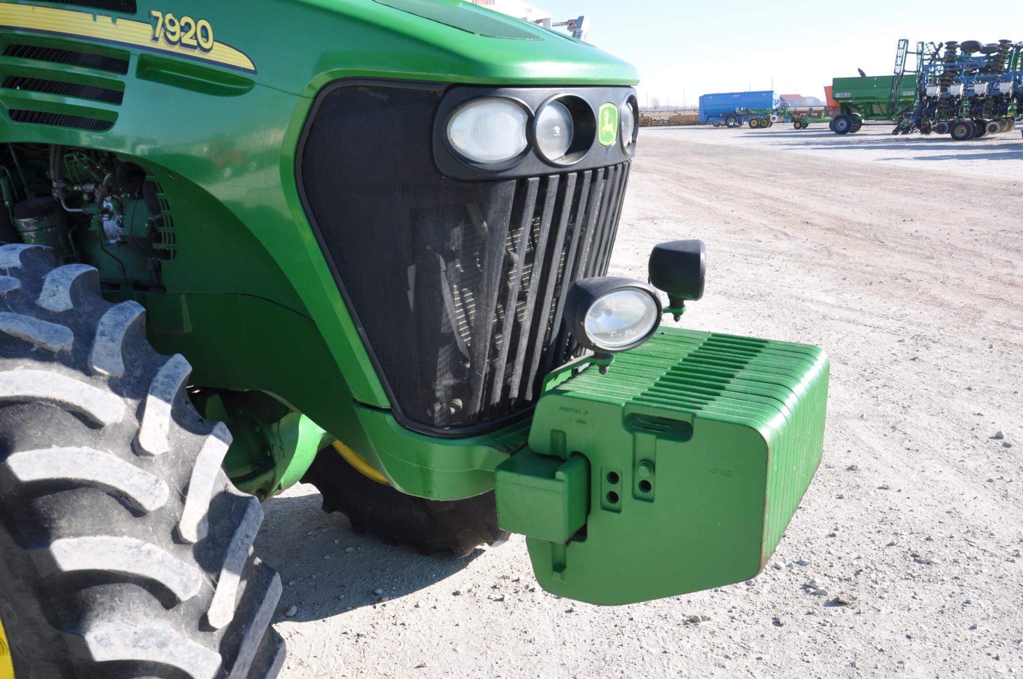2003 John Deere 7920 MFWD tractor
