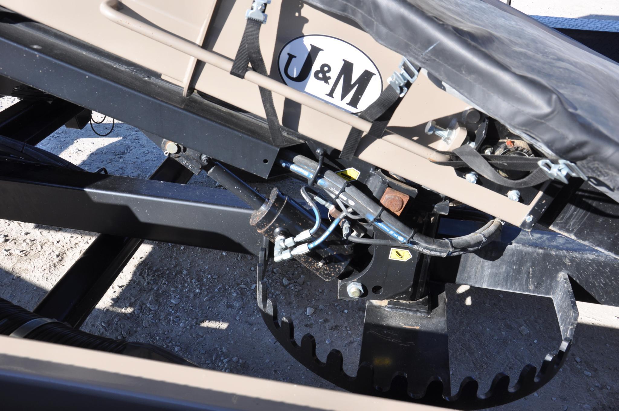2014 J&M 375ST seed tender