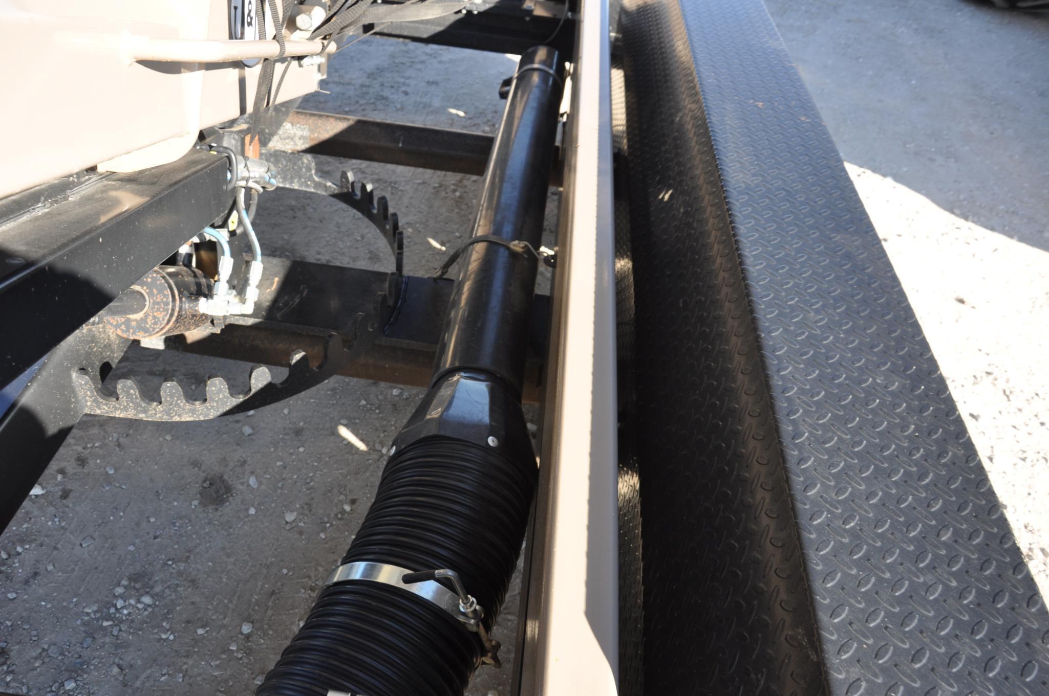 2014 J&M 375ST seed tender