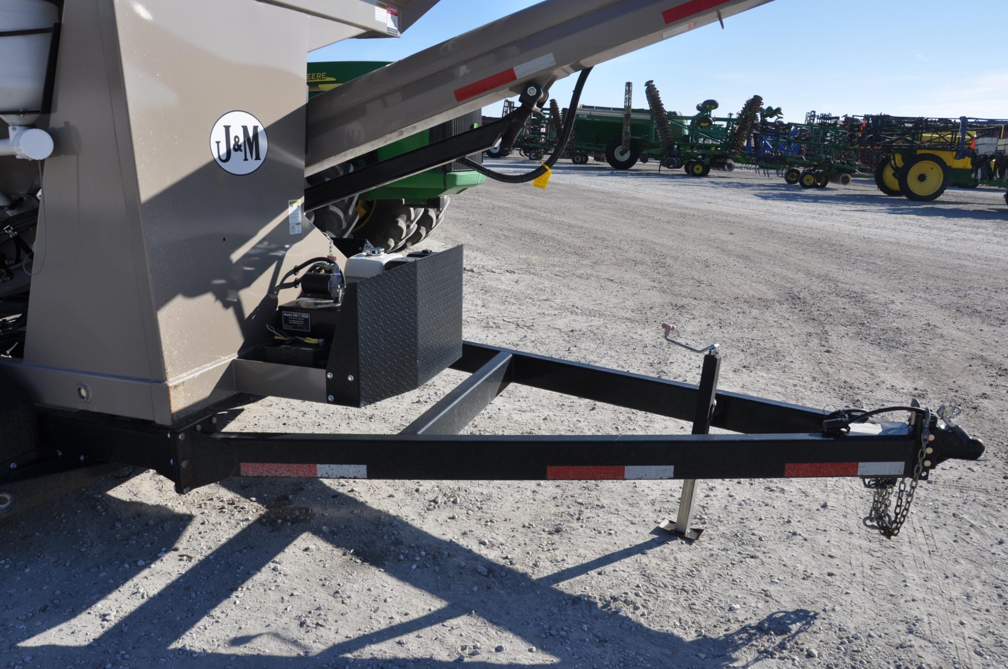 2014 J&M 375ST seed tender