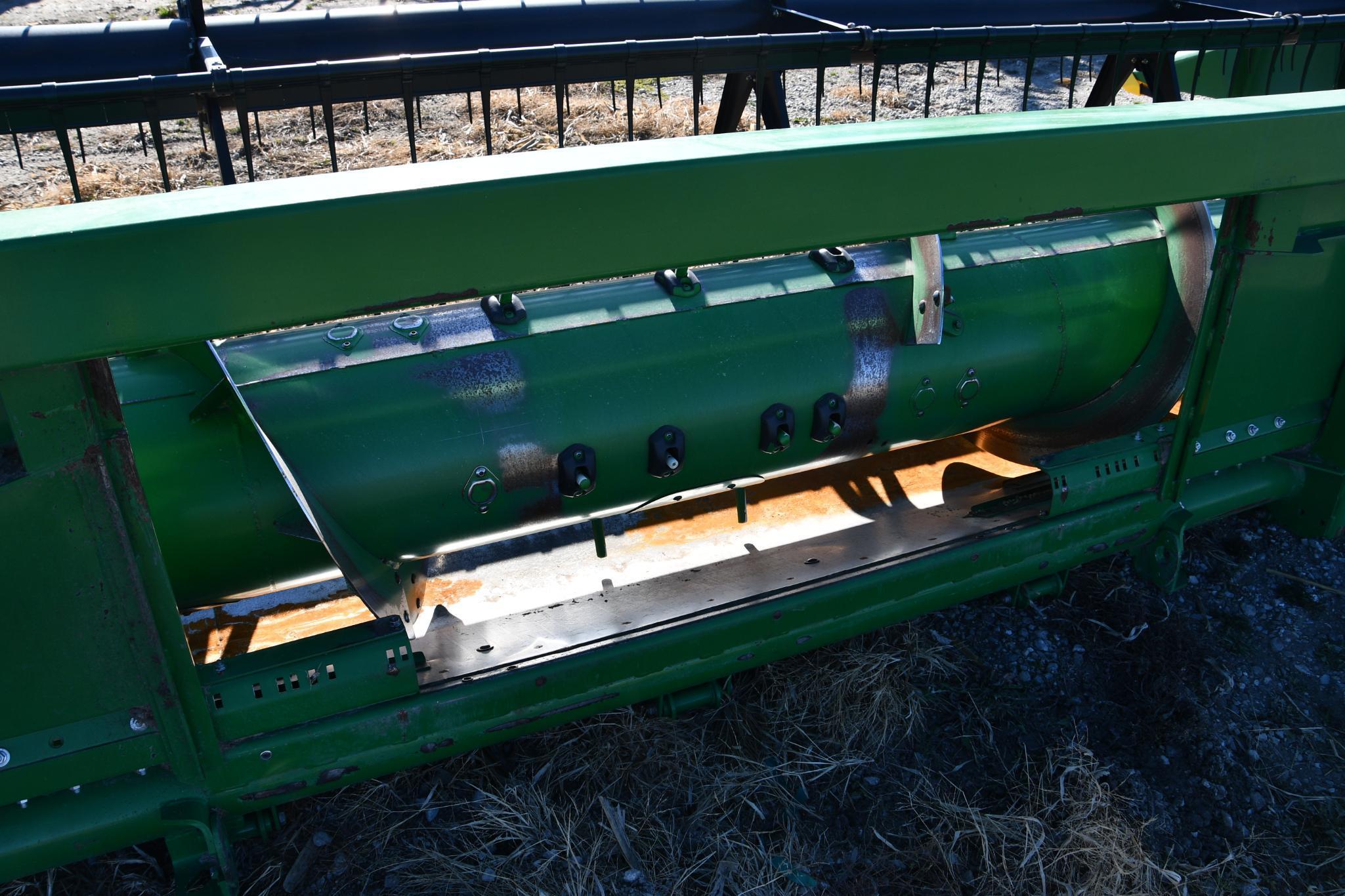 John Deere 625F 25' HydraFlex platform