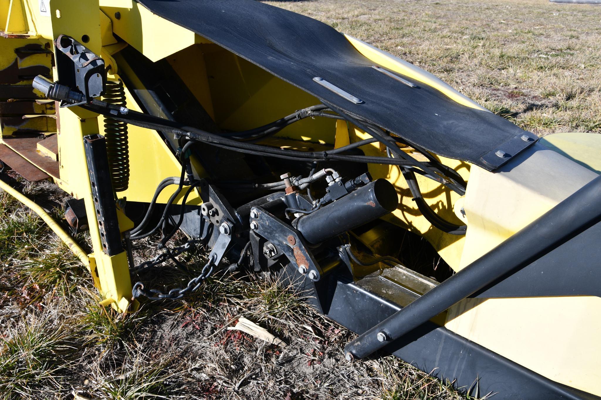 2011 John Deere 770 SPFH 10 row rotary silage head